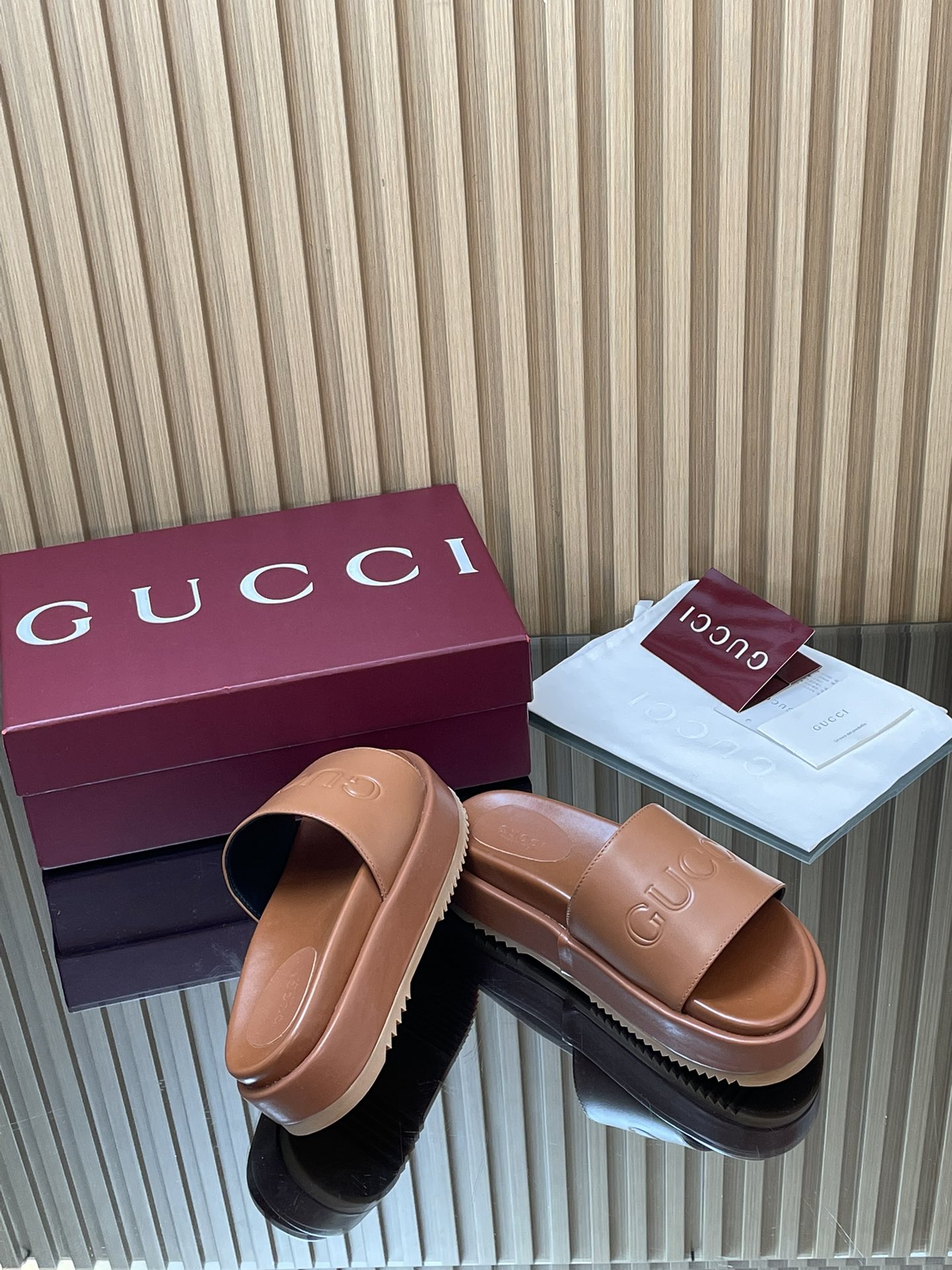 GUCCI グッチ フラットシューズ 本革 撥水 メンズ シューズ ブラック - 画像 8