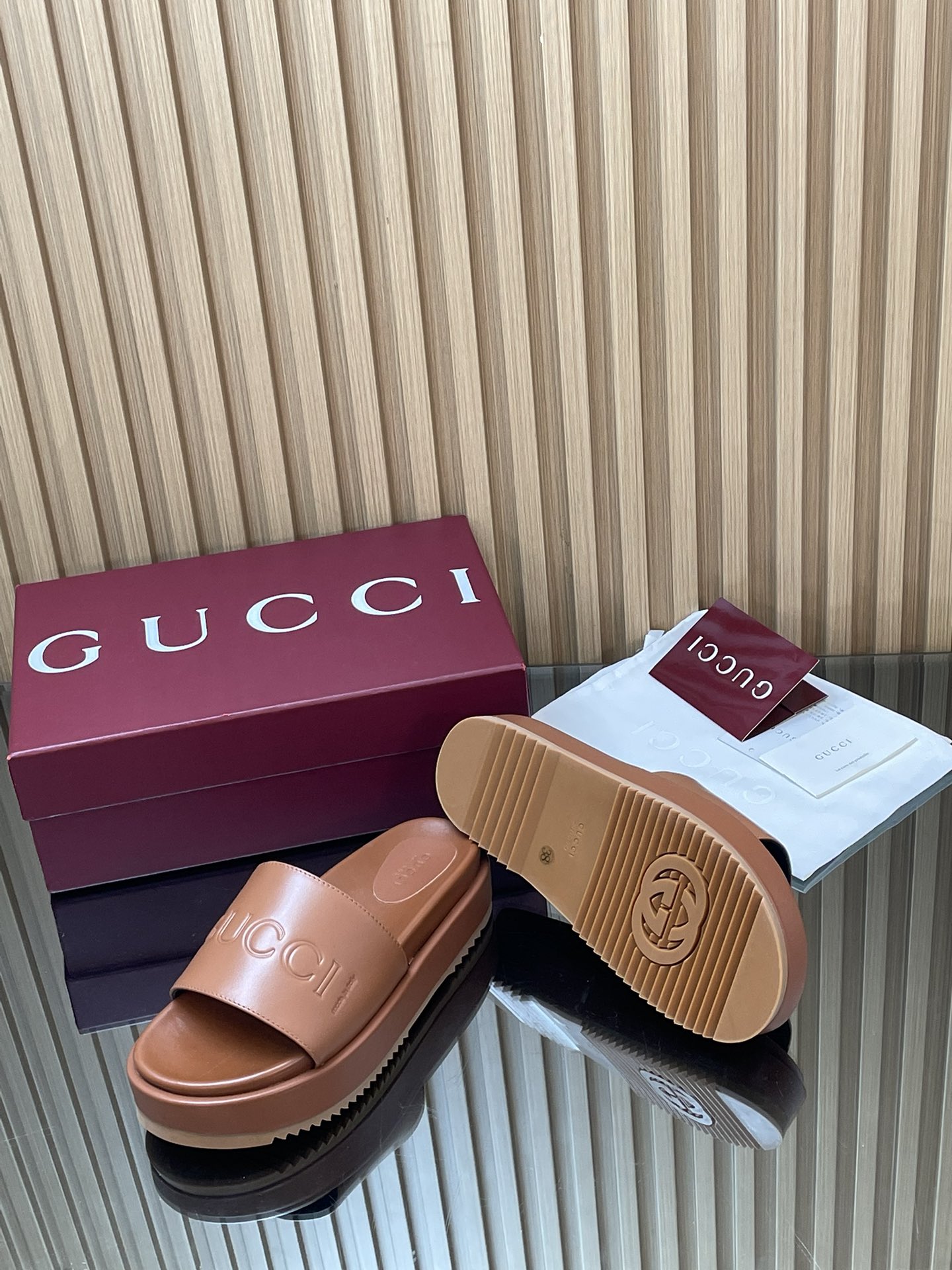 GUCCI グッチ フラットシューズ 本革 撥水 メンズ シューズ ブラック - 画像 9