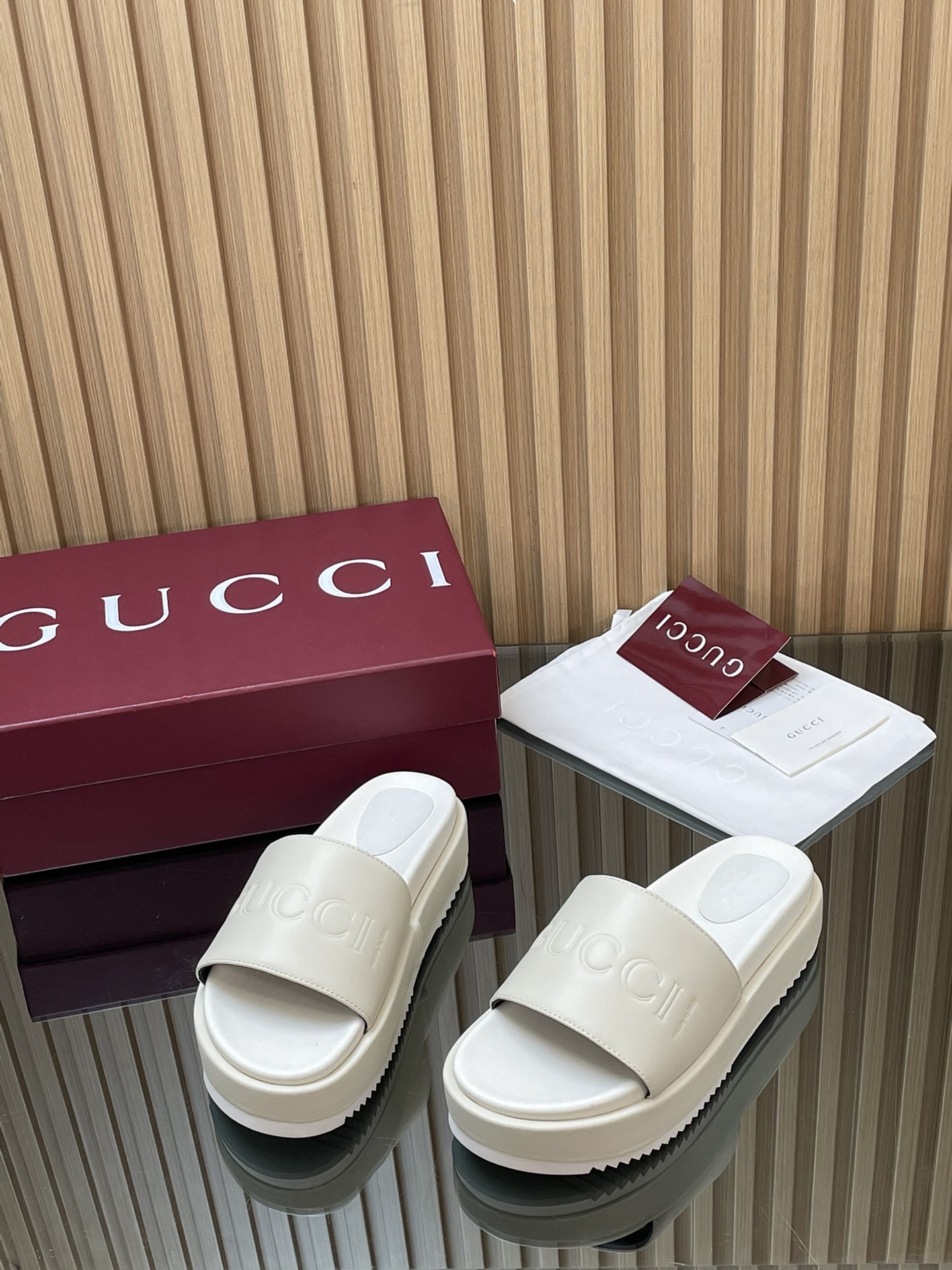 GUCCI グッチ フラットシューズ 本革 通勤 通学 ブラック - 画像 3
