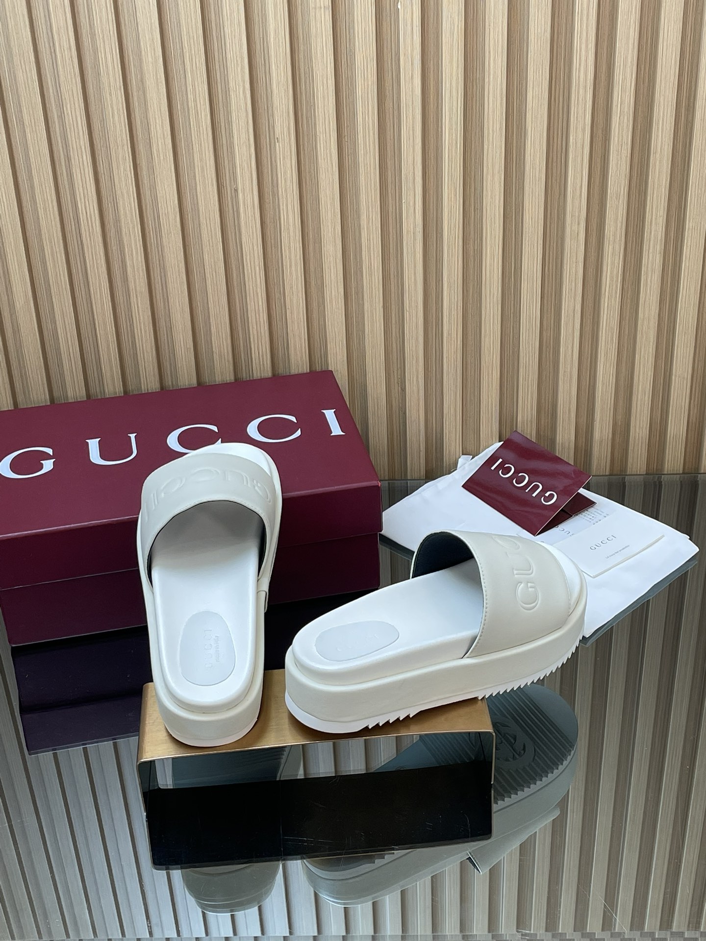 GUCCI グッチ フラットシューズ 本革 通勤 通学 ブラック - 画像 5