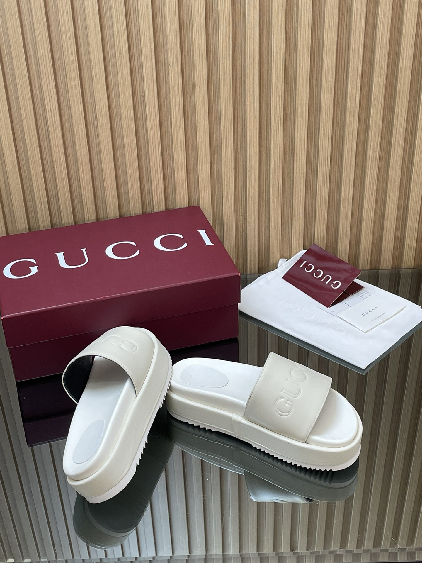 GUCCI グッチ フラットシューズ 本革 通勤 通学 ブラック - 画像 8