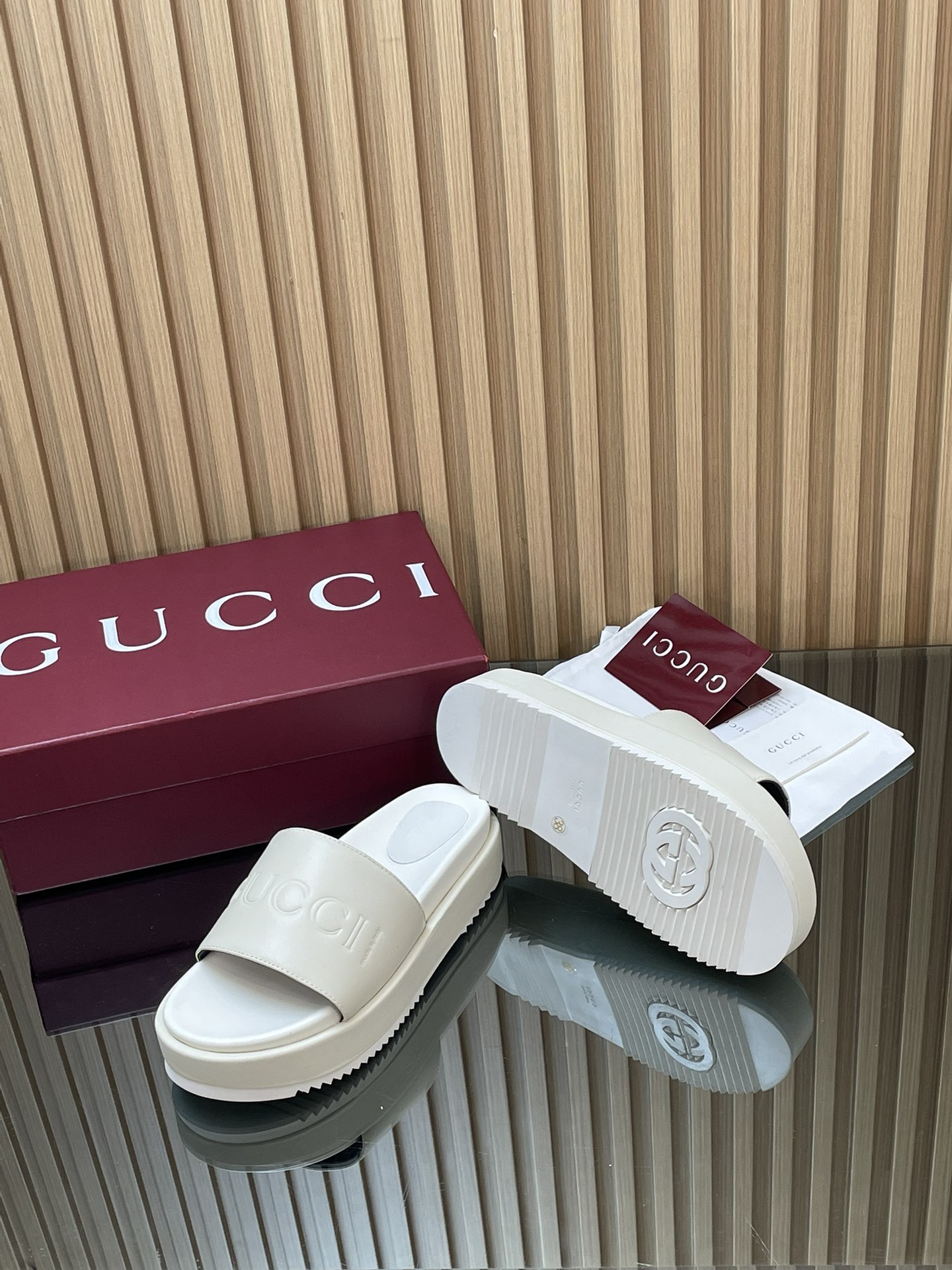 GUCCI グッチ フラットシューズ 本革 通勤 通学 ブラック - 画像 9