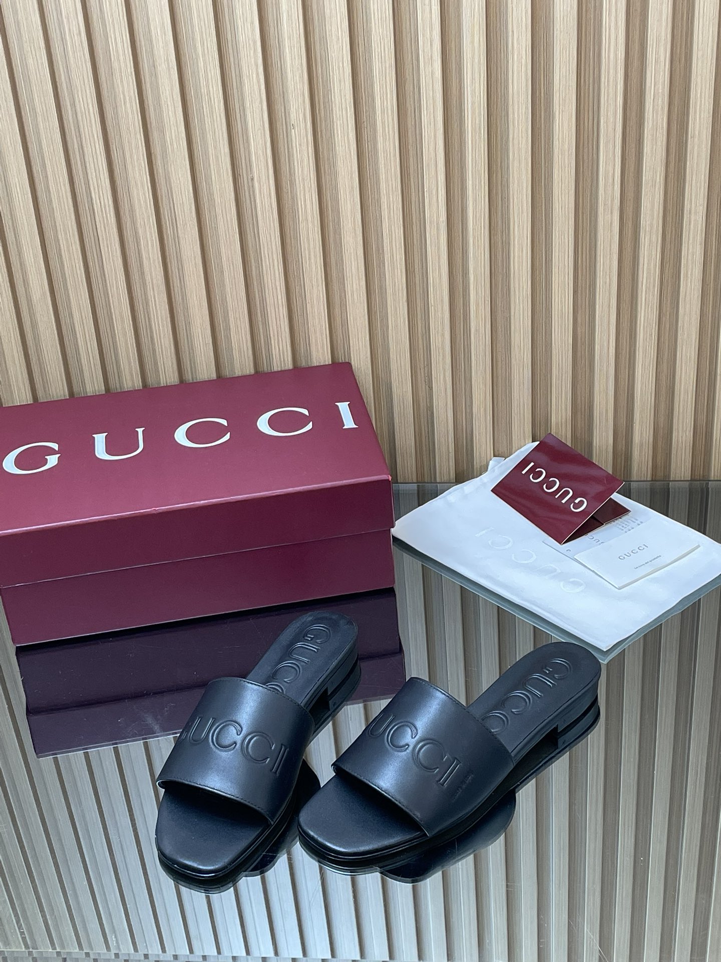 GUCCI グッチ フラットシューズ 本革 通勤 ブラック - 画像 3