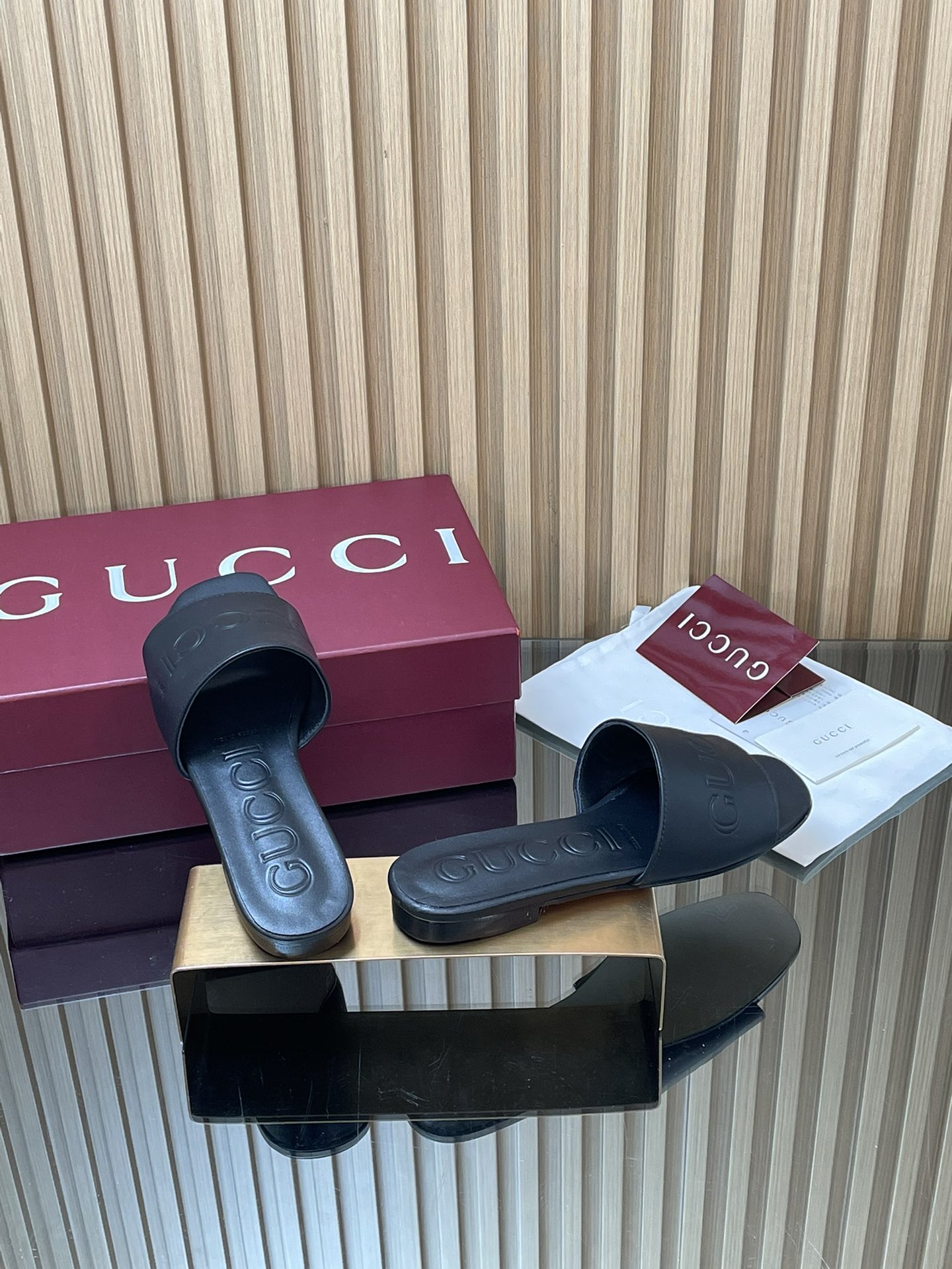 GUCCI グッチ フラットシューズ 本革 通勤 ブラック - 画像 5