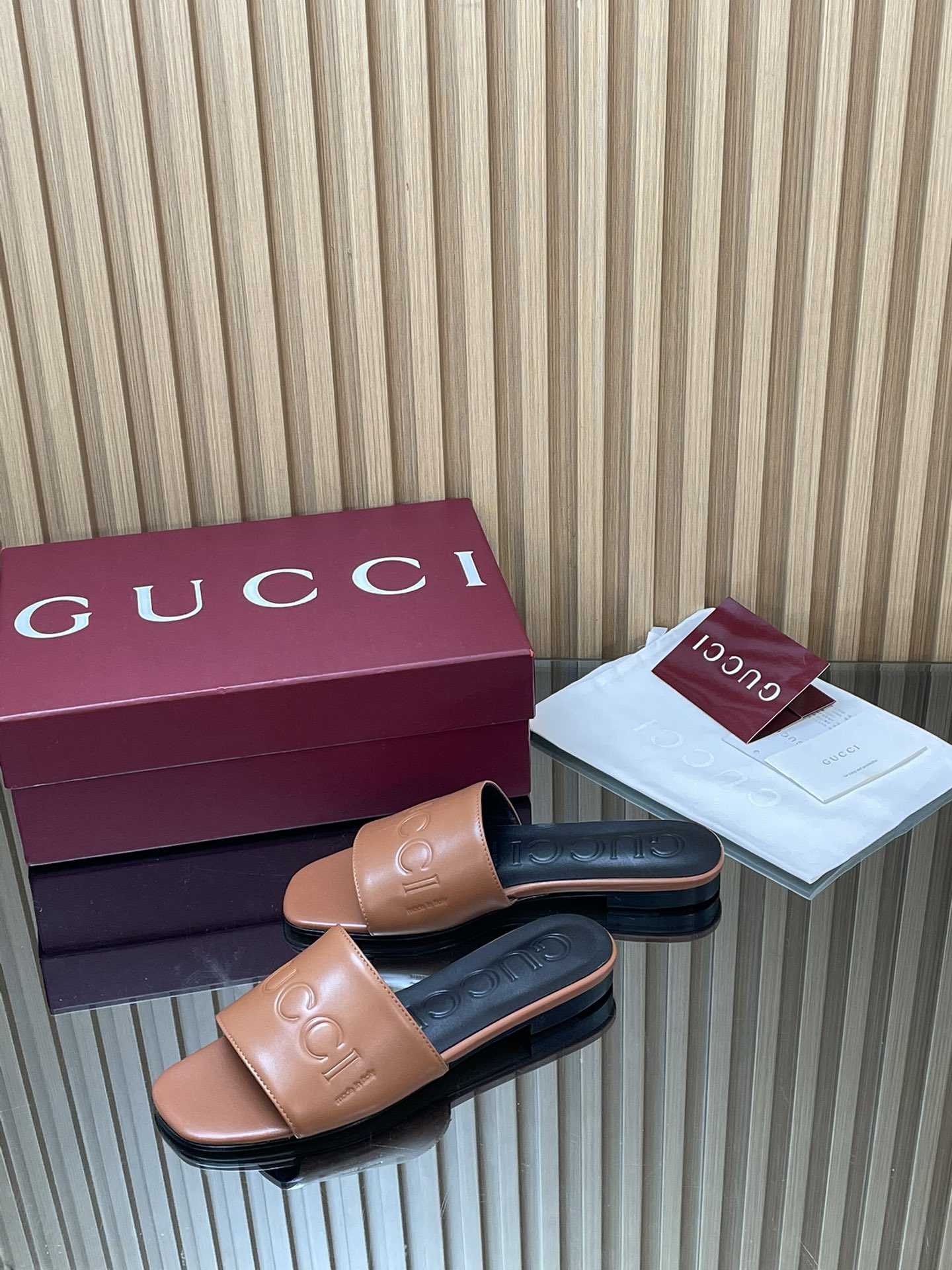 GUCCI グッチ フラットシューズ 本革 通勤 ブラウン - 画像 4