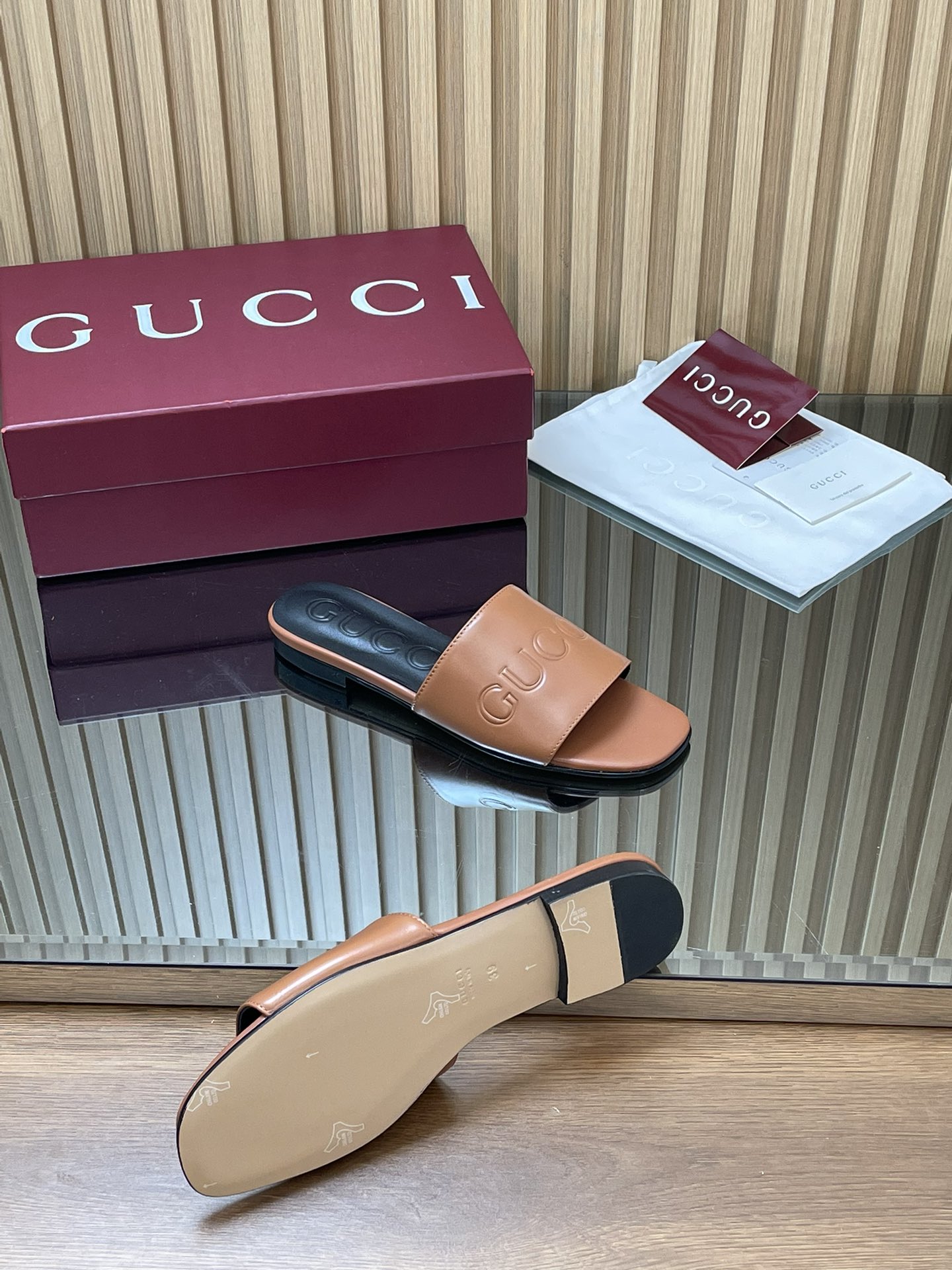 GUCCI グッチ フラットシューズ 本革 通勤 ブラウン - 画像 9