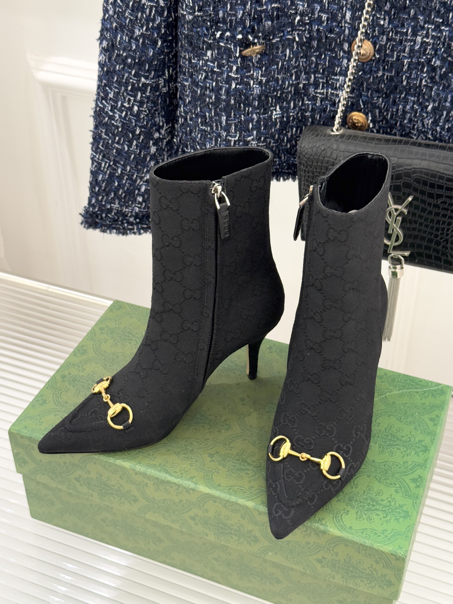 GUCCI グッチ フラットシューズ 本革 通勤 ブラック - 画像 2