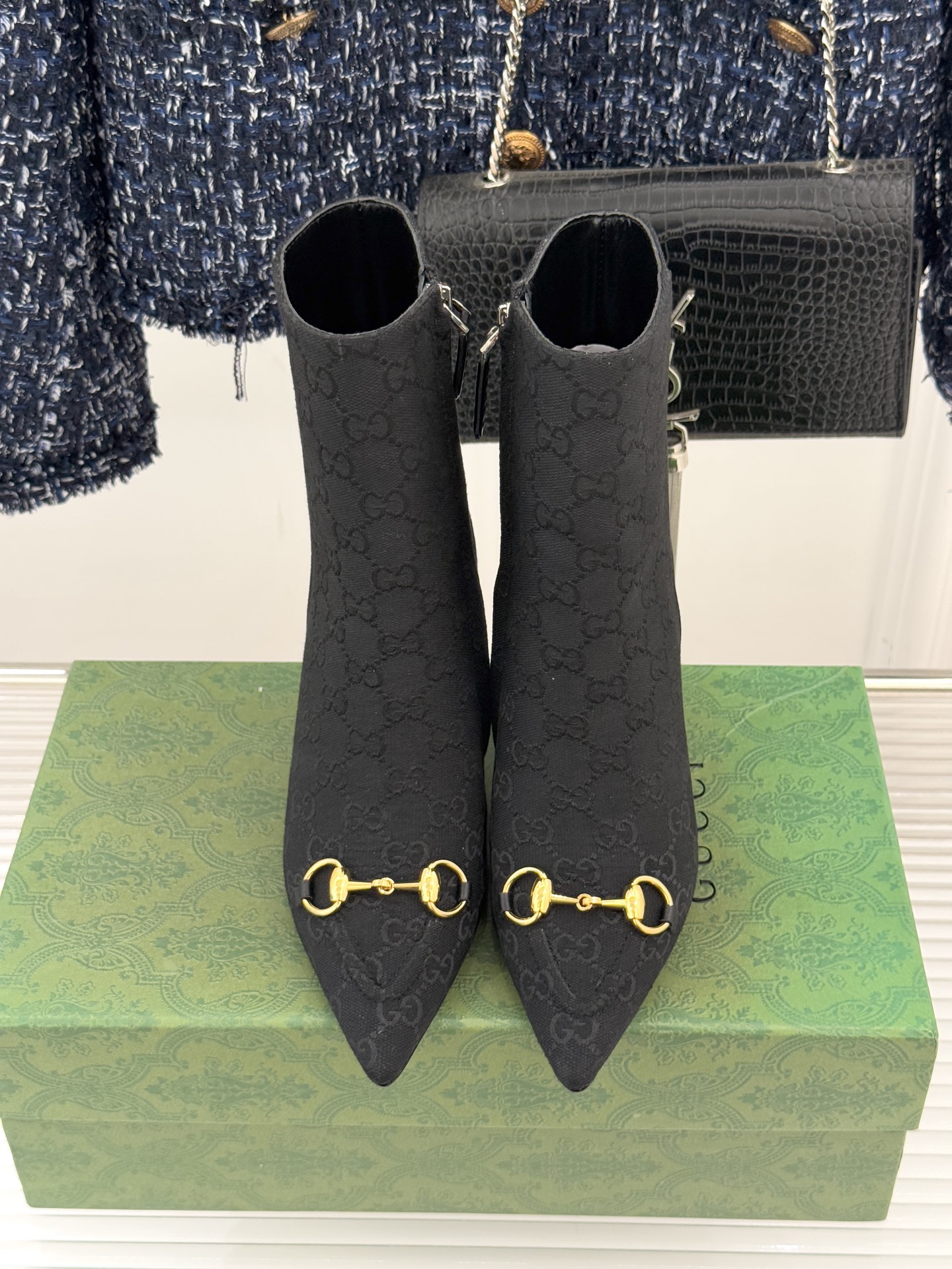 GUCCI グッチ フラットシューズ 本革 通勤 ブラック - 画像 4