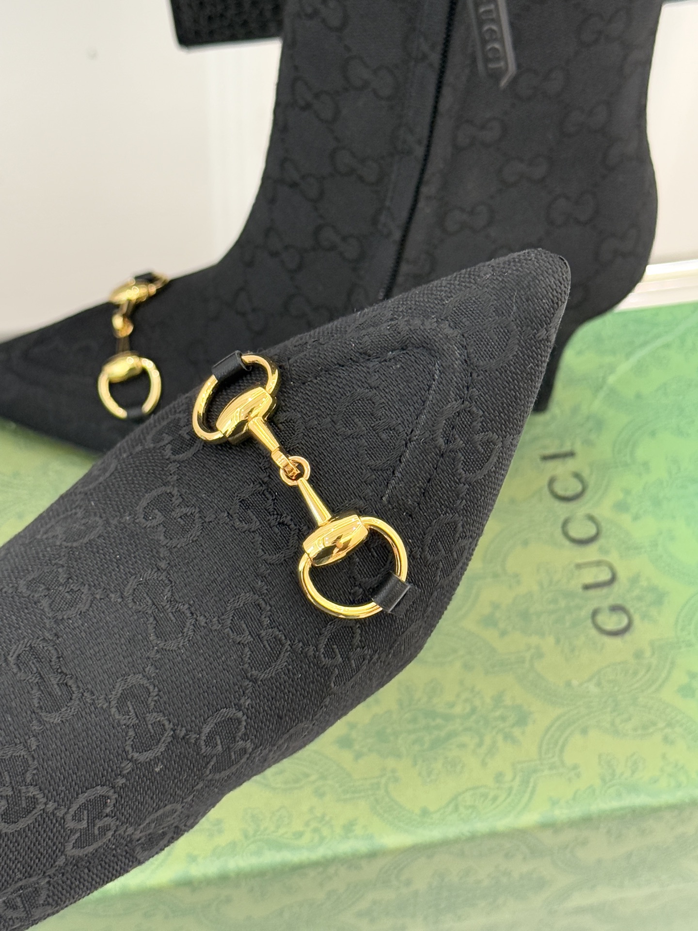 GUCCI グッチ フラットシューズ 本革 通勤 ブラック - 画像 7