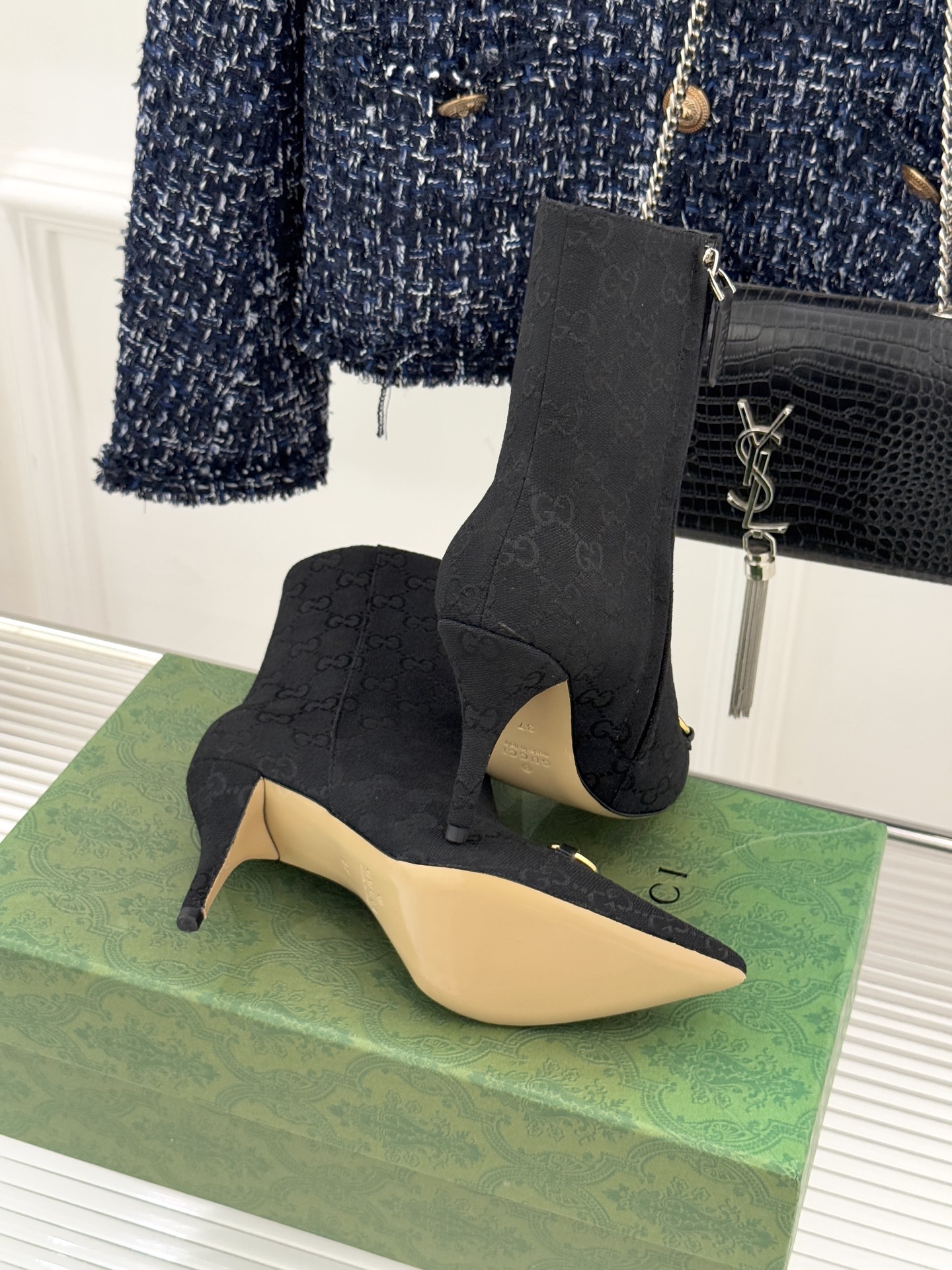 GUCCI グッチ フラットシューズ 本革 通勤 ブラック - 画像 9