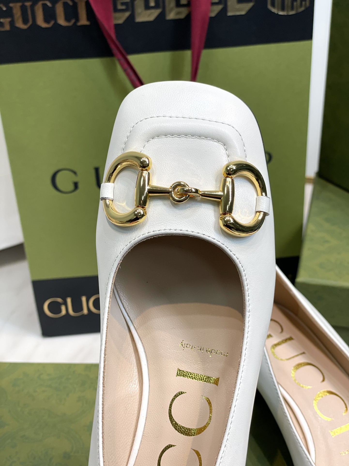 GUCCI グッチ フラットシューズ 本革 通勤 通学 ブラック - 画像 7