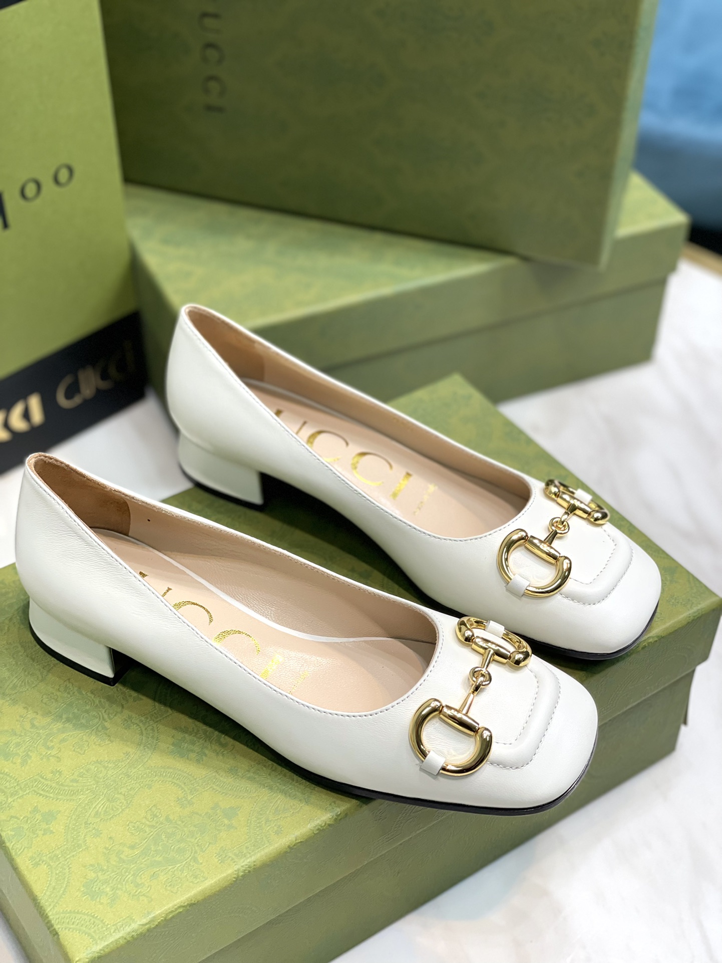 GUCCI グッチ フラットシューズ 本革 通勤 通学 ブラック - 画像 8