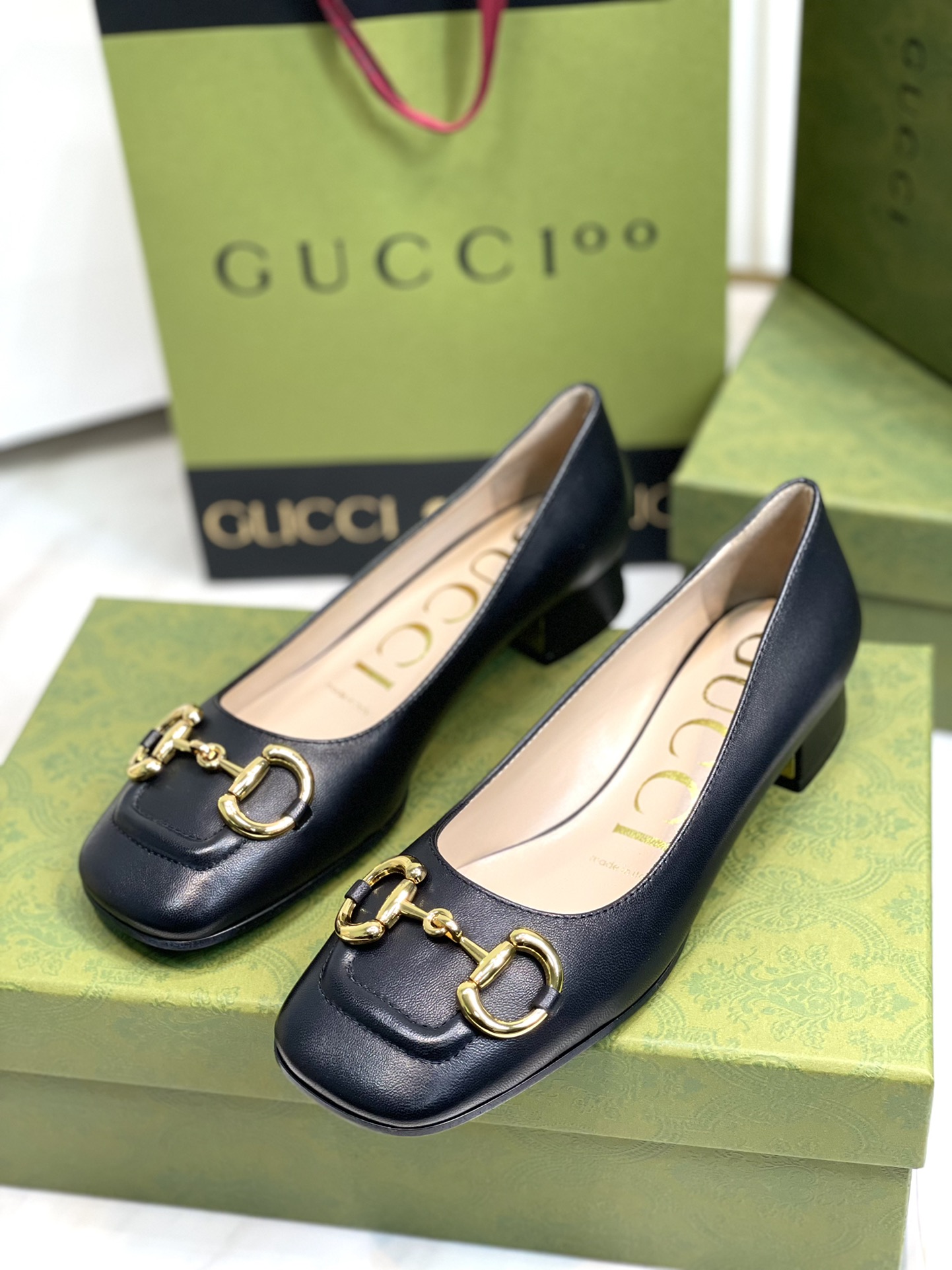 GUCCI グッチ フラットシューズ 本革 通勤 黒色 - 画像 7