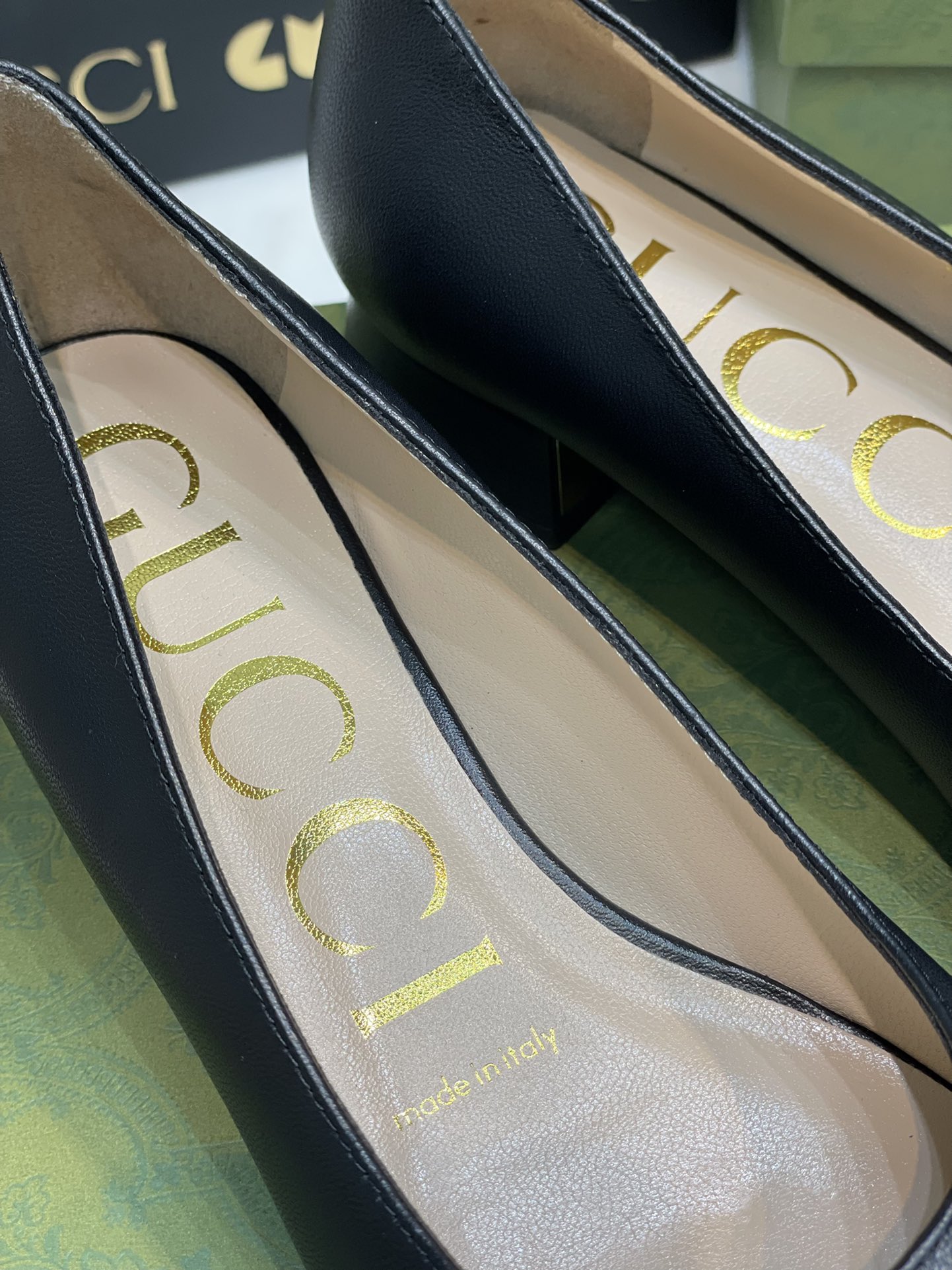 GUCCI グッチ フラットシューズ 本革 通勤 黒色 - 画像 9