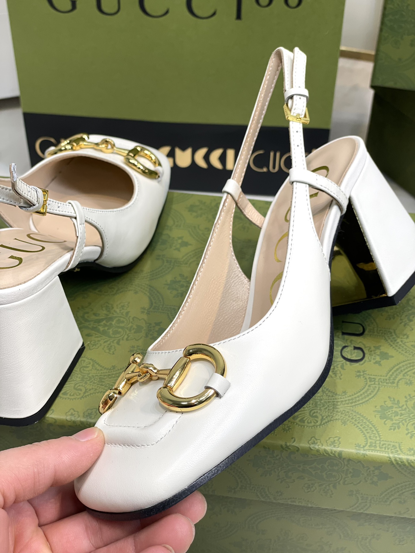 GUCCI グッチ サンダル 本革 ファッション ブラック - 画像 6