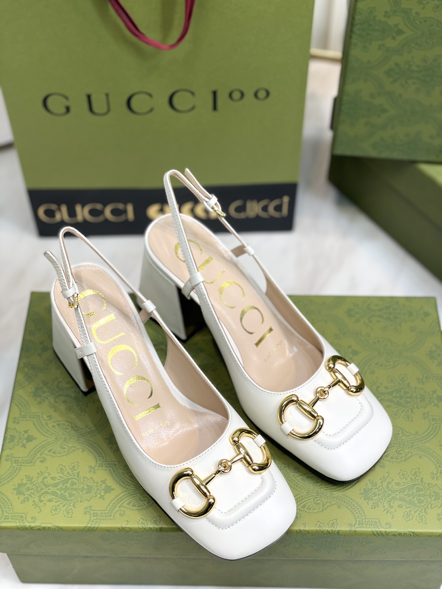 GUCCI グッチ サンダル 本革 ファッション ブラック - 画像 8