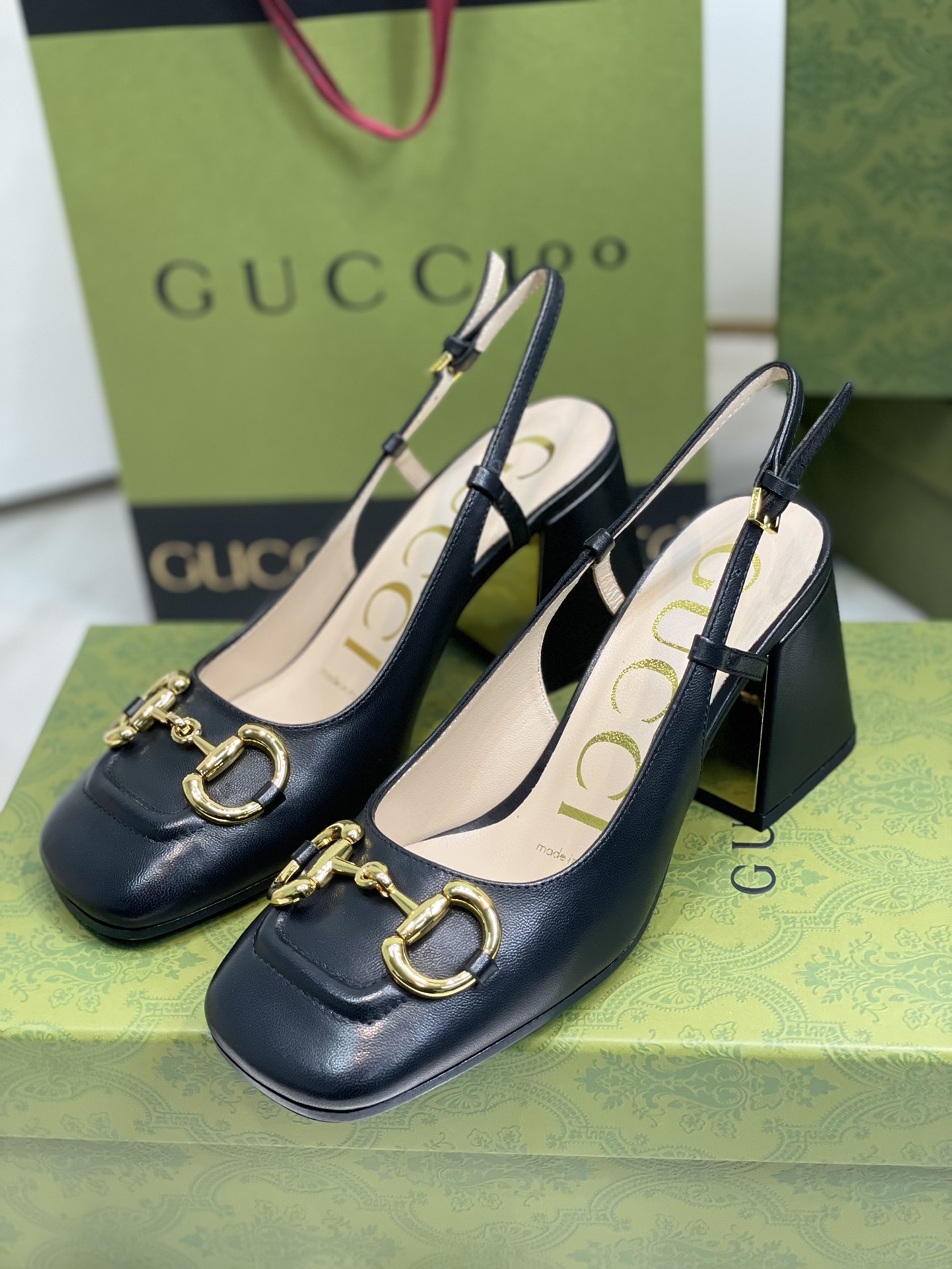 GUCCI グッチ フラットシューズ 本革 軽量 ブラック - 画像 7