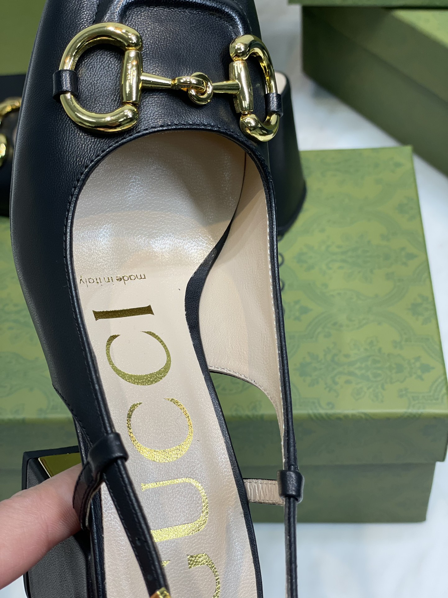 GUCCI グッチ フラットシューズ 本革 軽量 ブラック - 画像 9