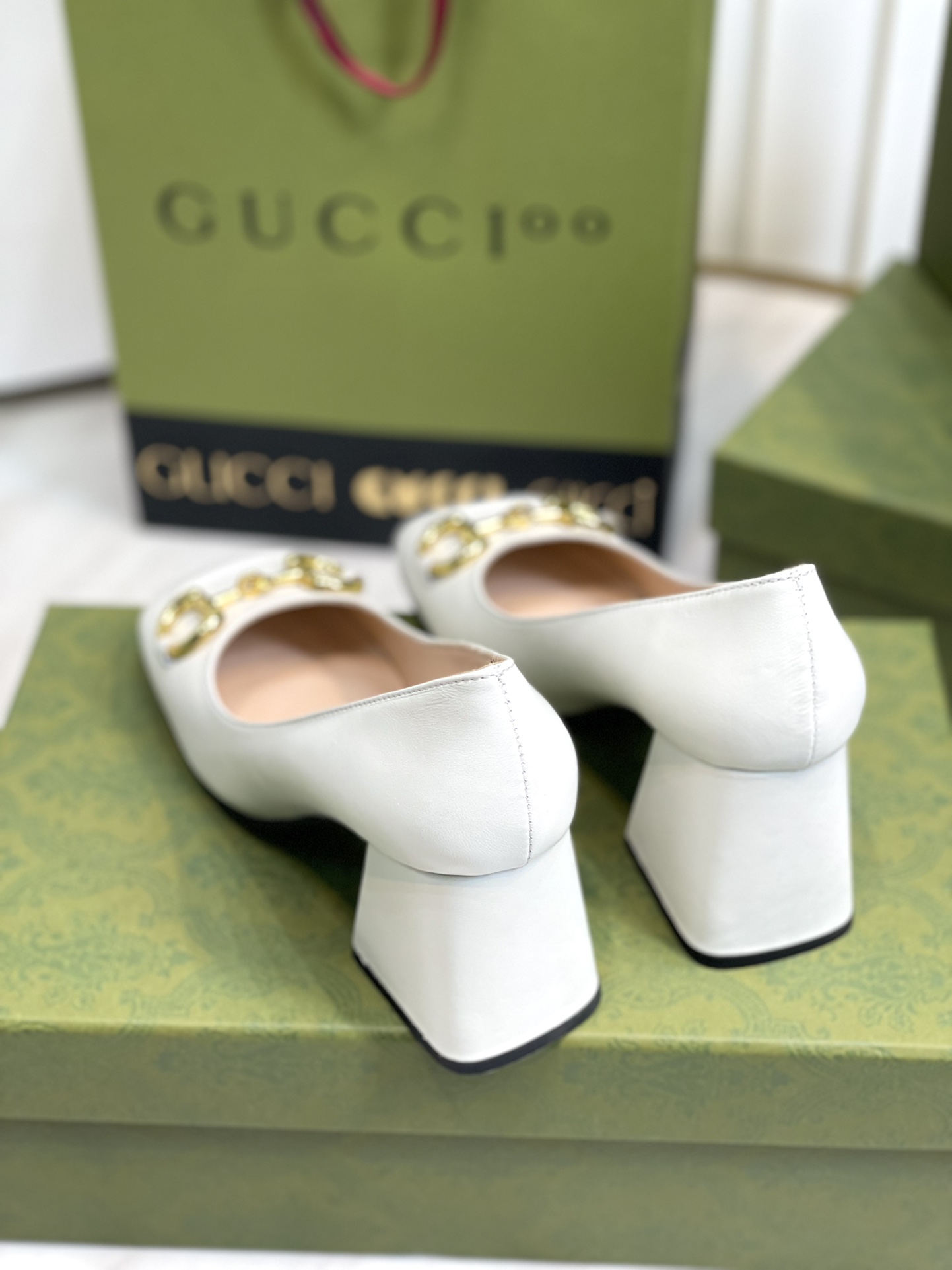 GUCCI グッチ フラットシューズ 本革 通勤 通学 ブラック - 画像 7