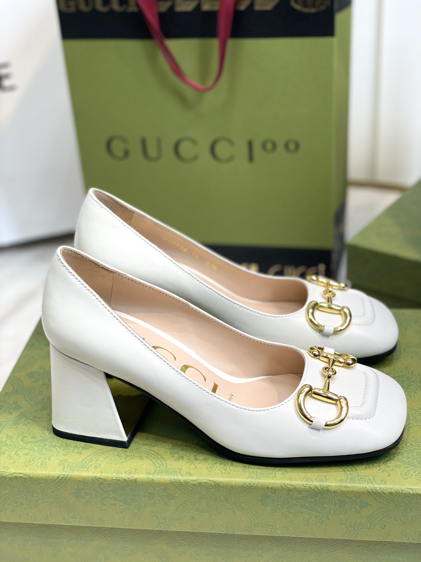 GUCCI グッチ フラットシューズ 本革 通勤 通学 ブラック - 画像 9