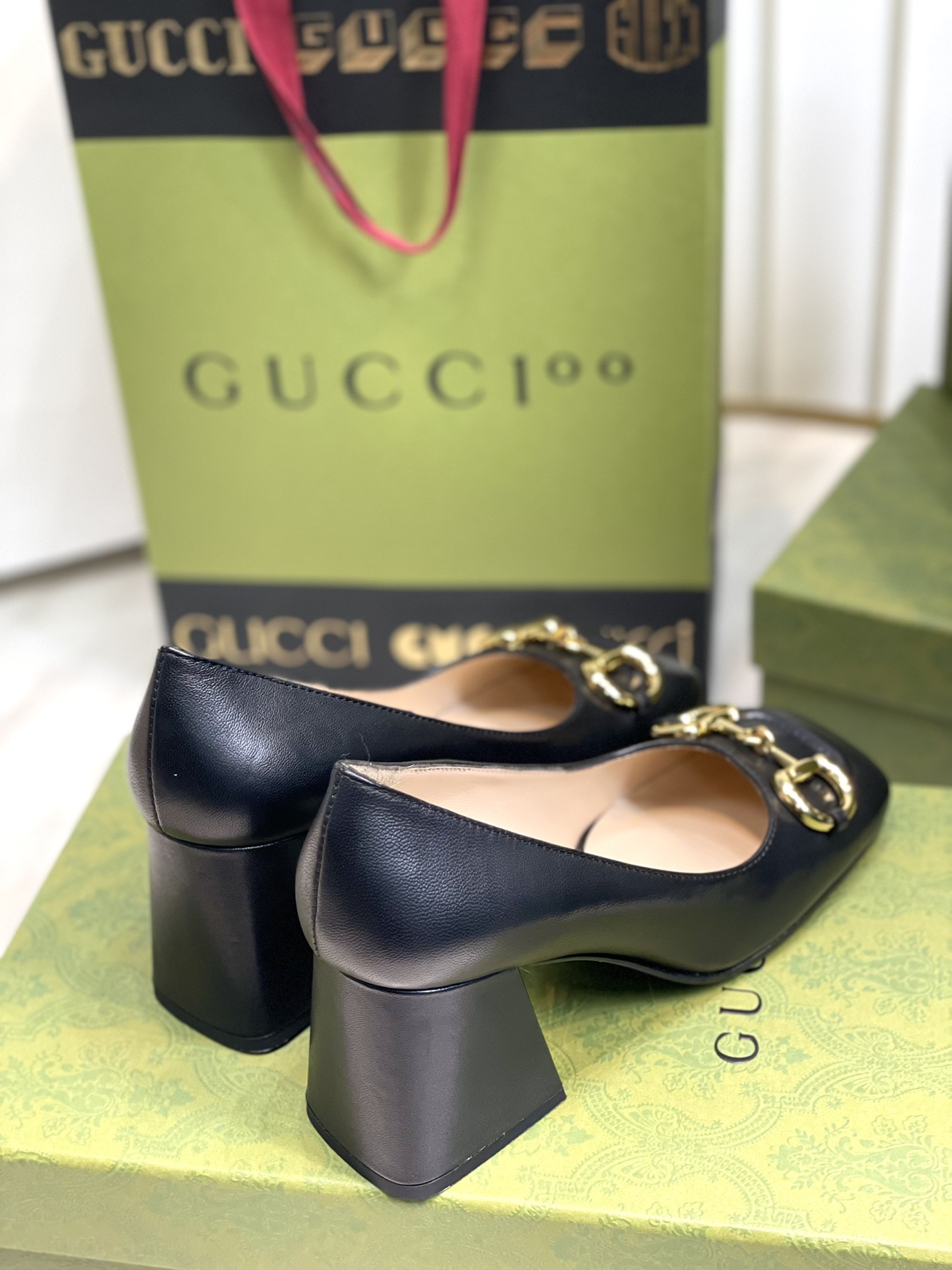 GUCCI グッチ フラットシューズ 本革 通勤 黒色 - 画像 6