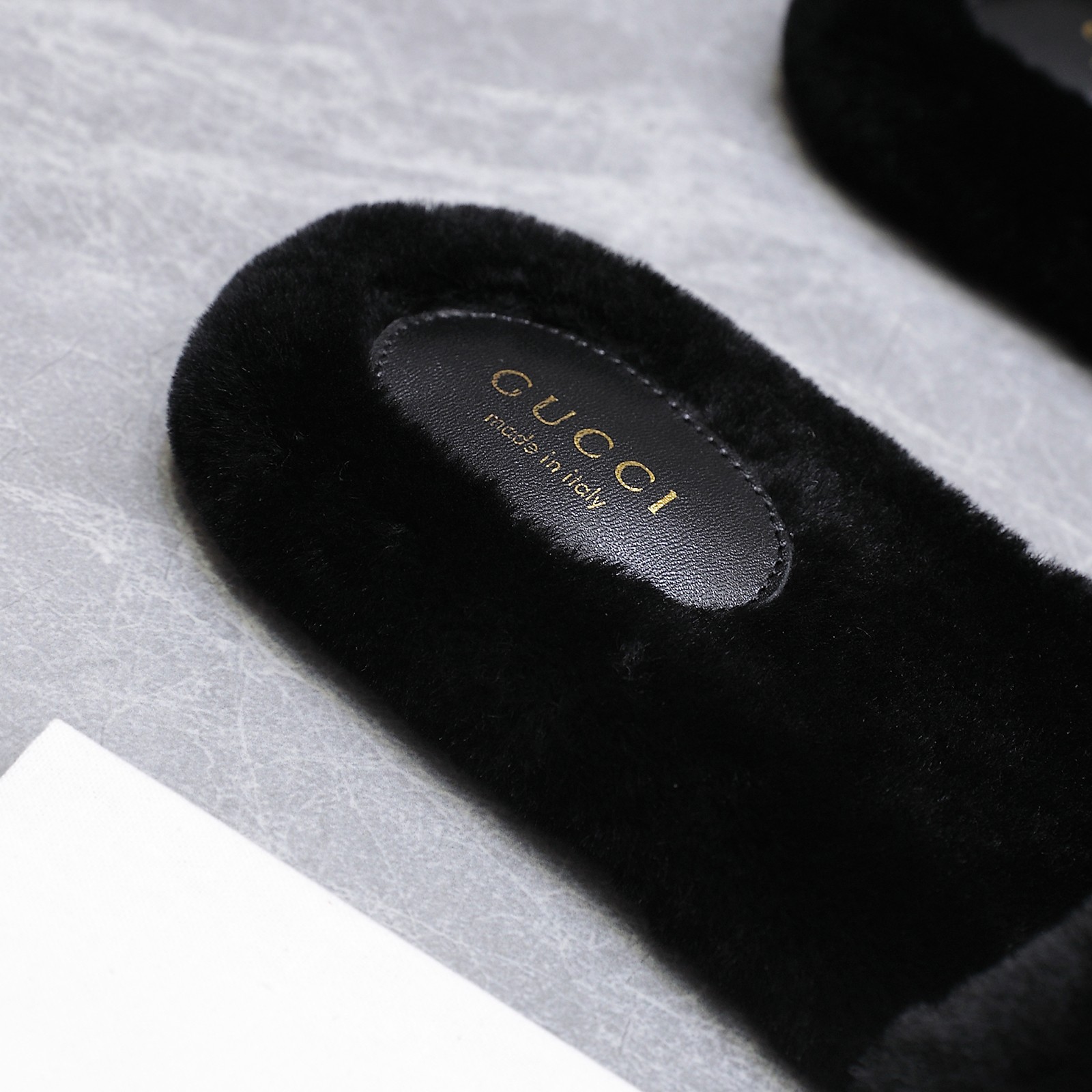 GUCCI グッチ フラットシューズ ファー メンズ レディース ブラック - 画像 9