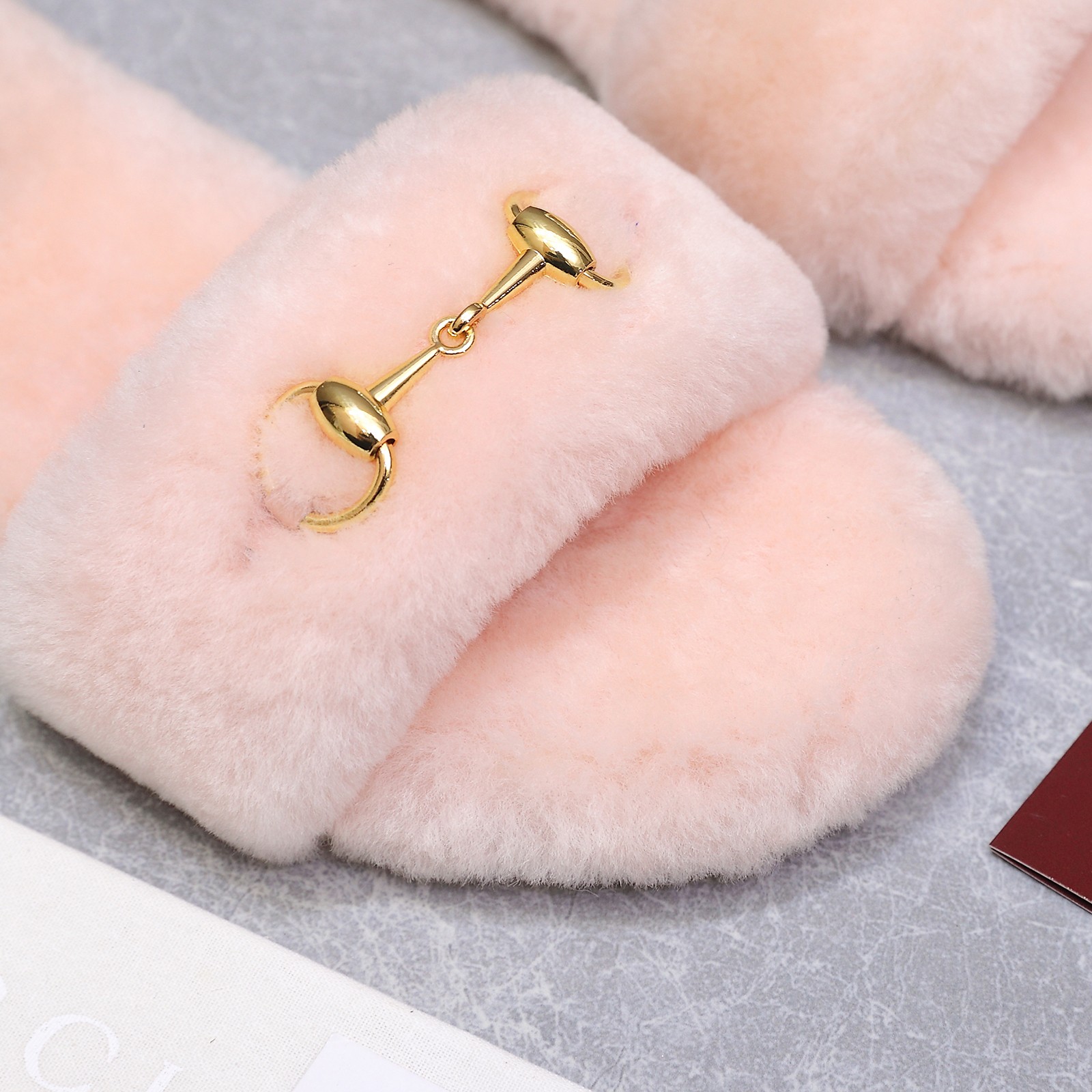 GUCCI グッチ フラットシューズ 本革 ファー ベージュ - 画像 4