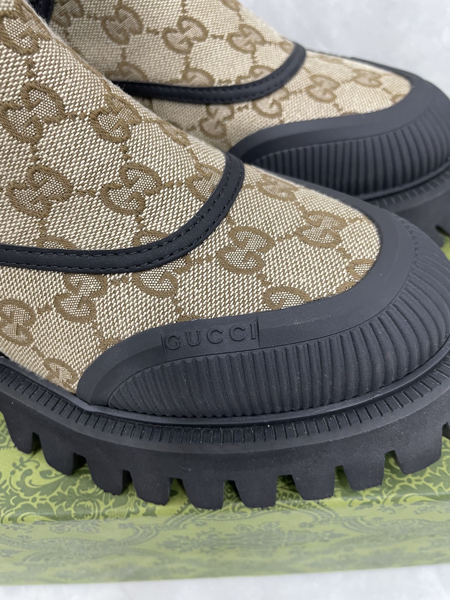 GUCCI グッチ チェルシーブーツ 本革 ブラック ベージュ 全2色 - 画像 7