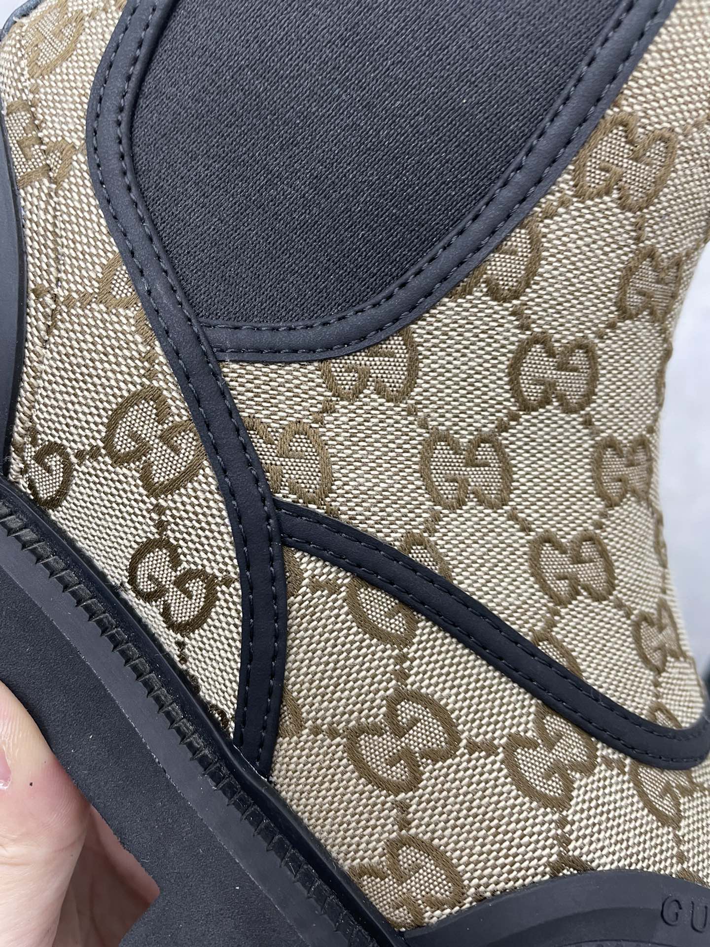 GUCCI グッチ チェルシーブーツ 本革 ブラック ベージュ 全2色 - 画像 8