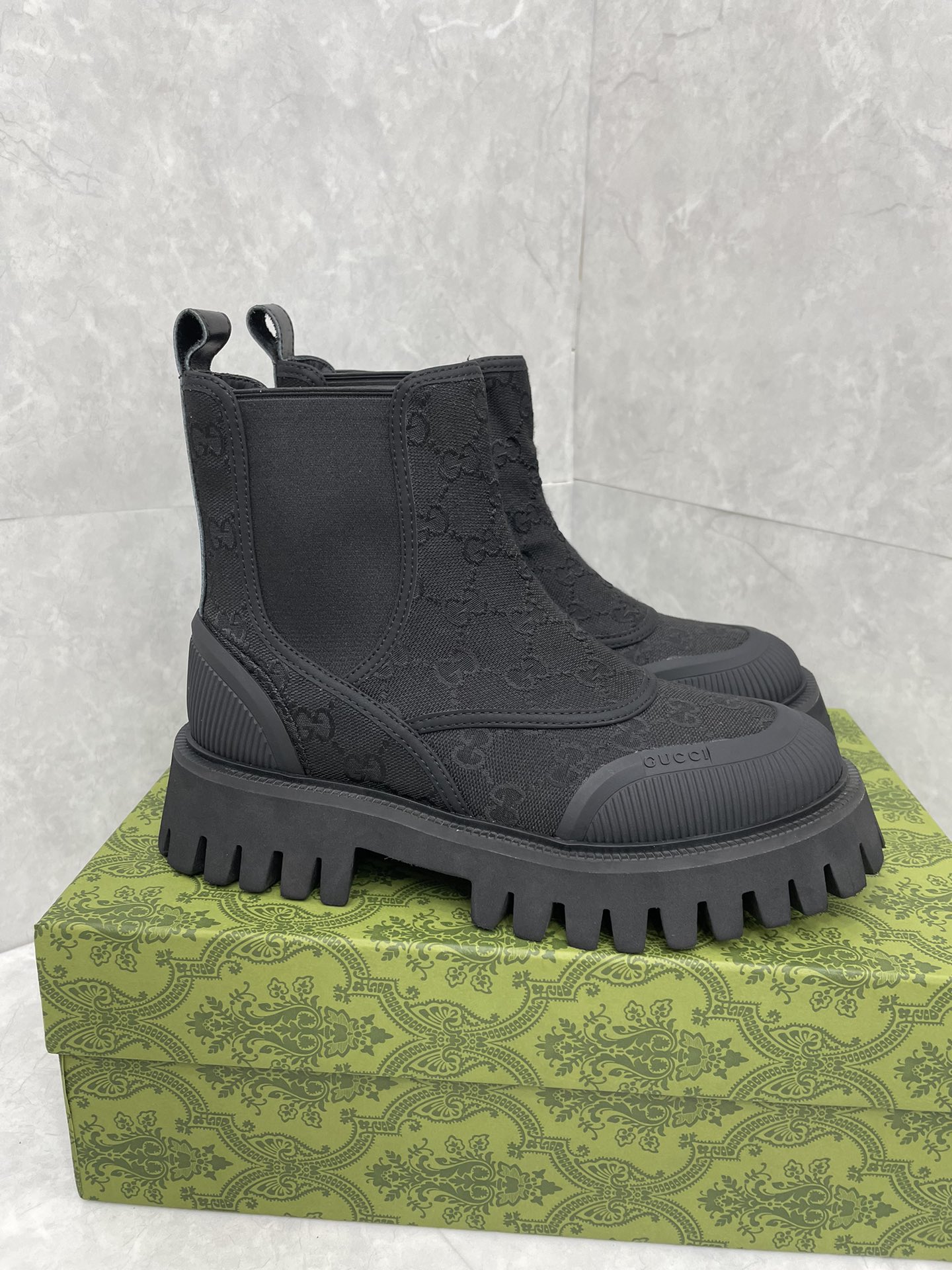 GUCCI グッチ チェルシーブーツ 本革 ブラック - 画像 2