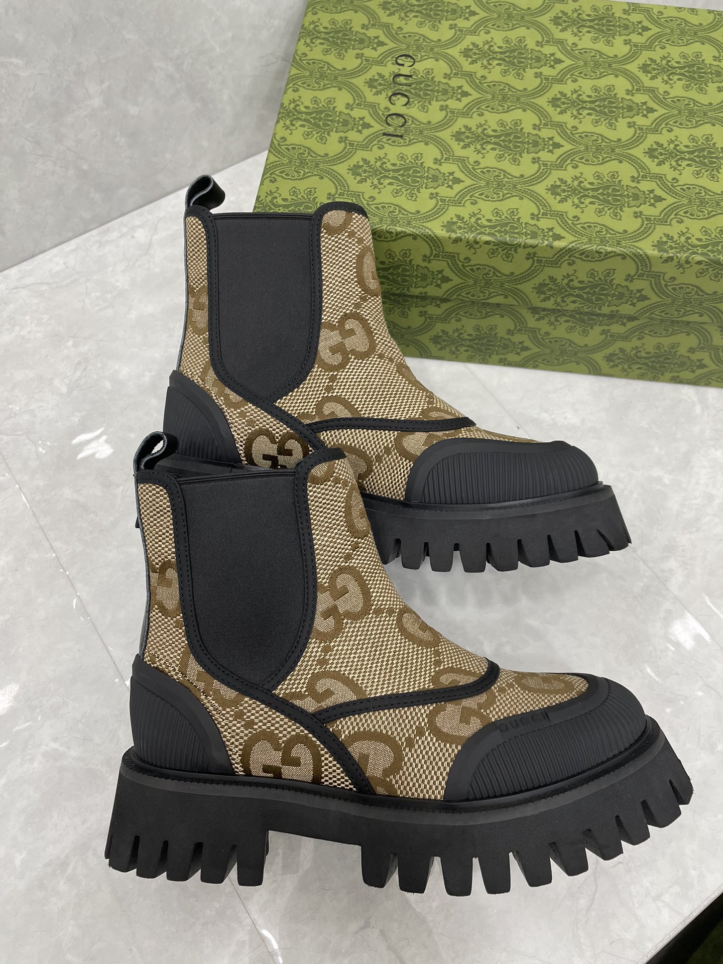 GUCCI グッチ チェルシーブーツ 本革 通勤 ブラック 全1色 - 画像 4