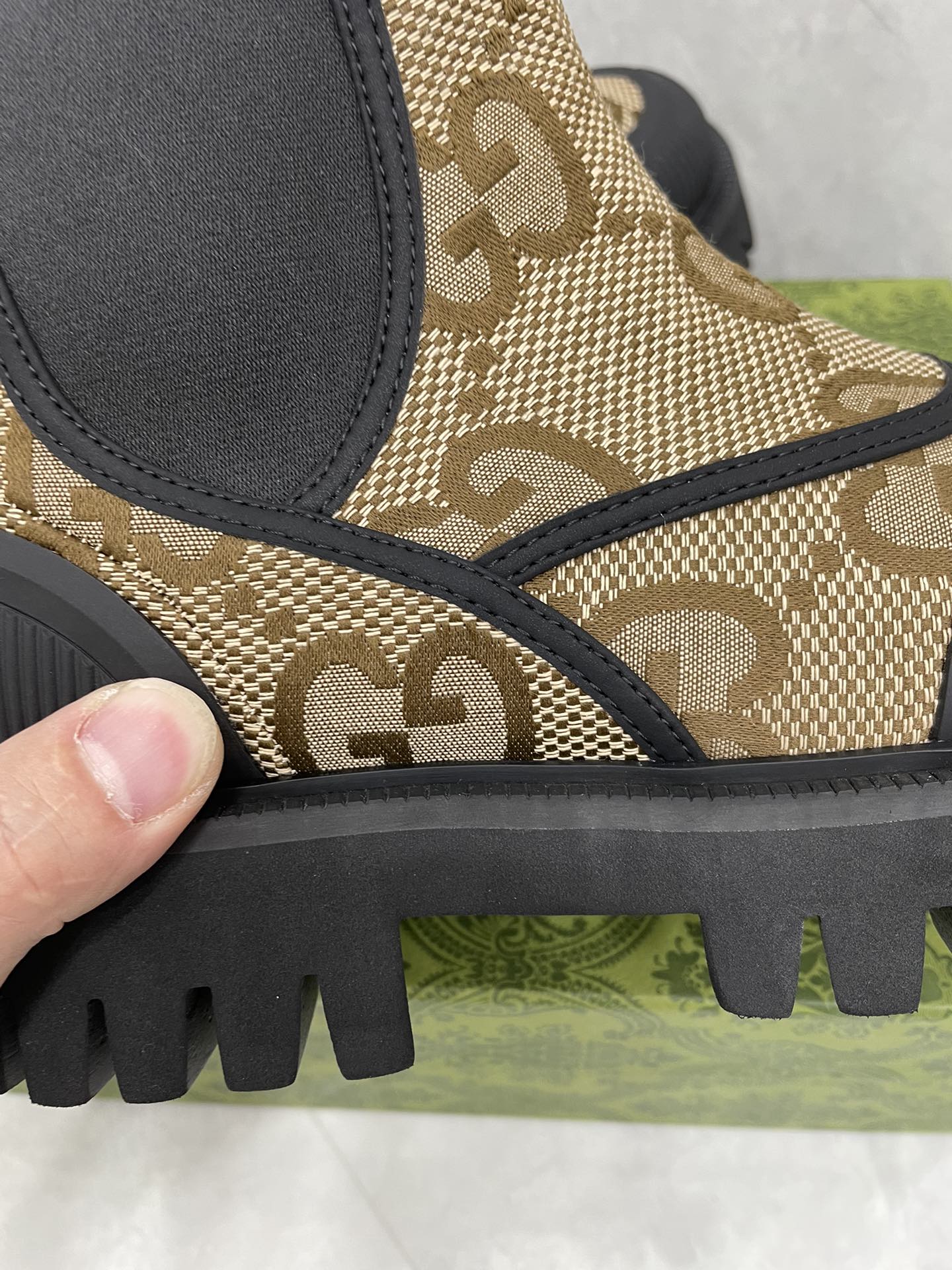 GUCCI グッチ チェルシーブーツ 本革 通勤 ブラック 全1色 - 画像 6