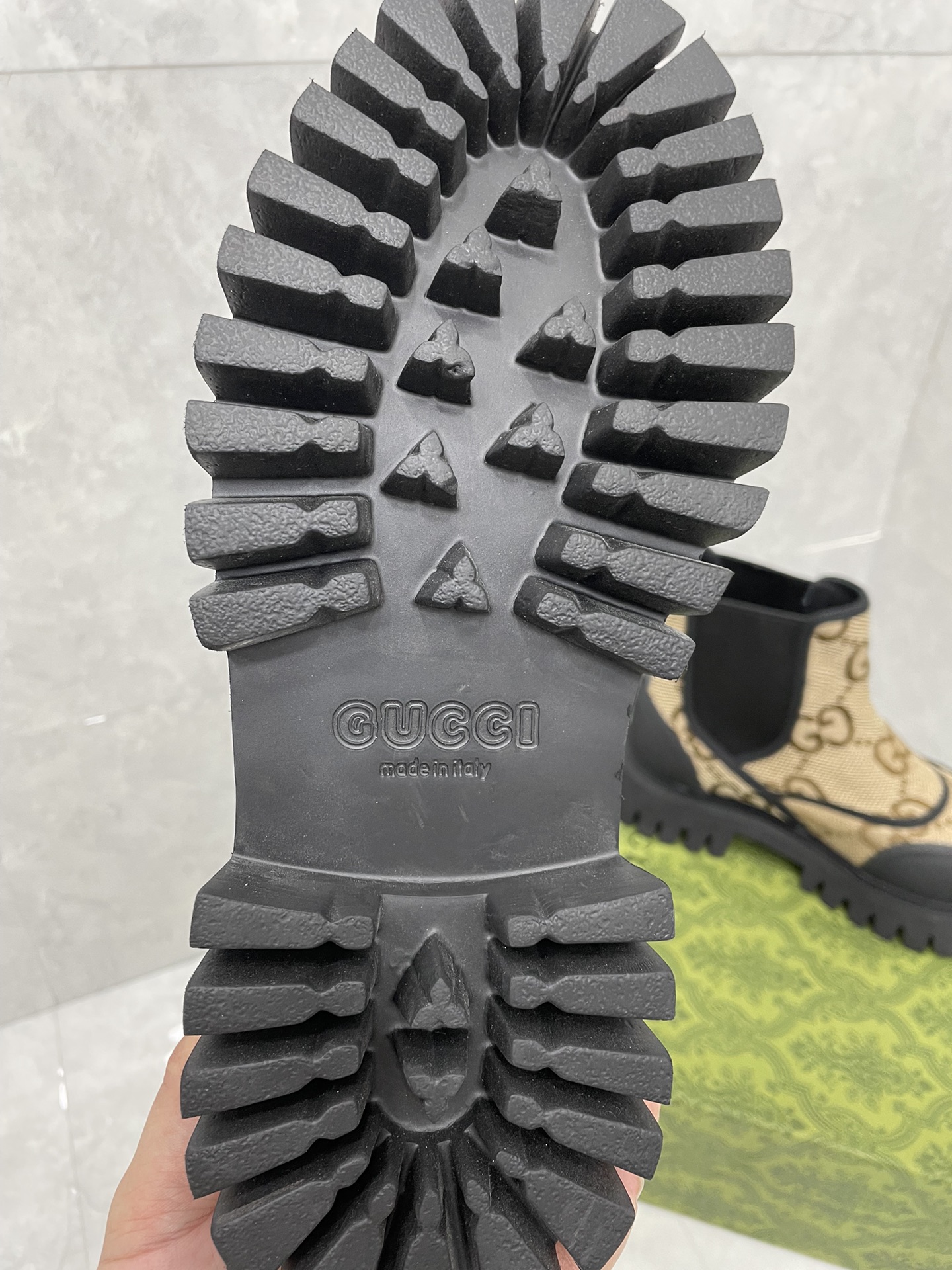 GUCCI グッチ チェルシーブーツ 本革 通勤 ブラック 全1色 - 画像 9