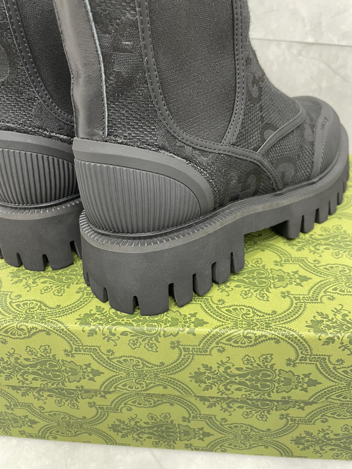 GUCCI グッチ チェルシーブーツ 本革 耐衝撃 ブラック - 画像 8