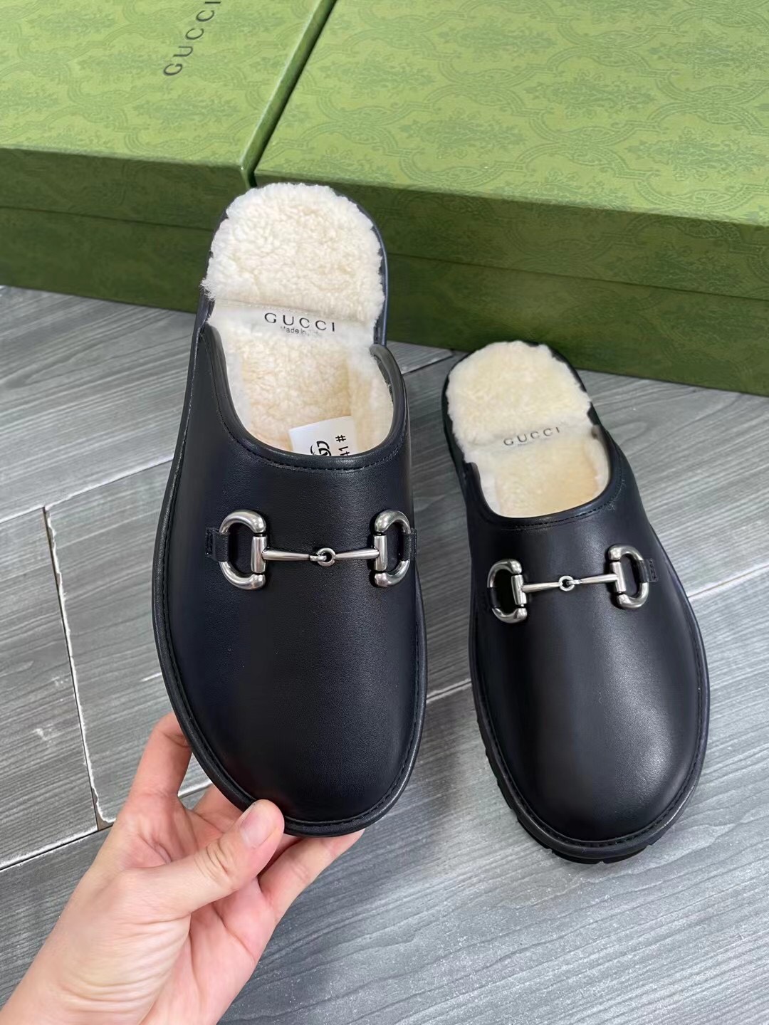 GUCCI グッチ フラットシューズ 本革 軽量 ローファー ブラック - 画像 3