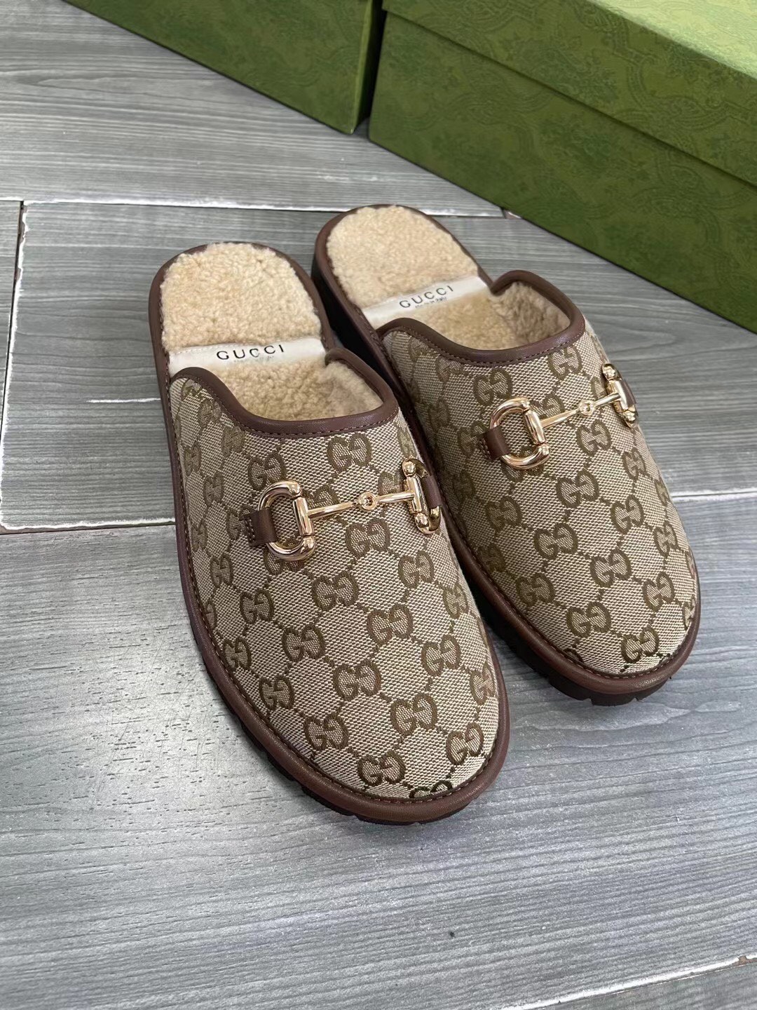 GUCCI グッチ フラットシューズ ワンピース ベージュ 全1色 - 画像 2