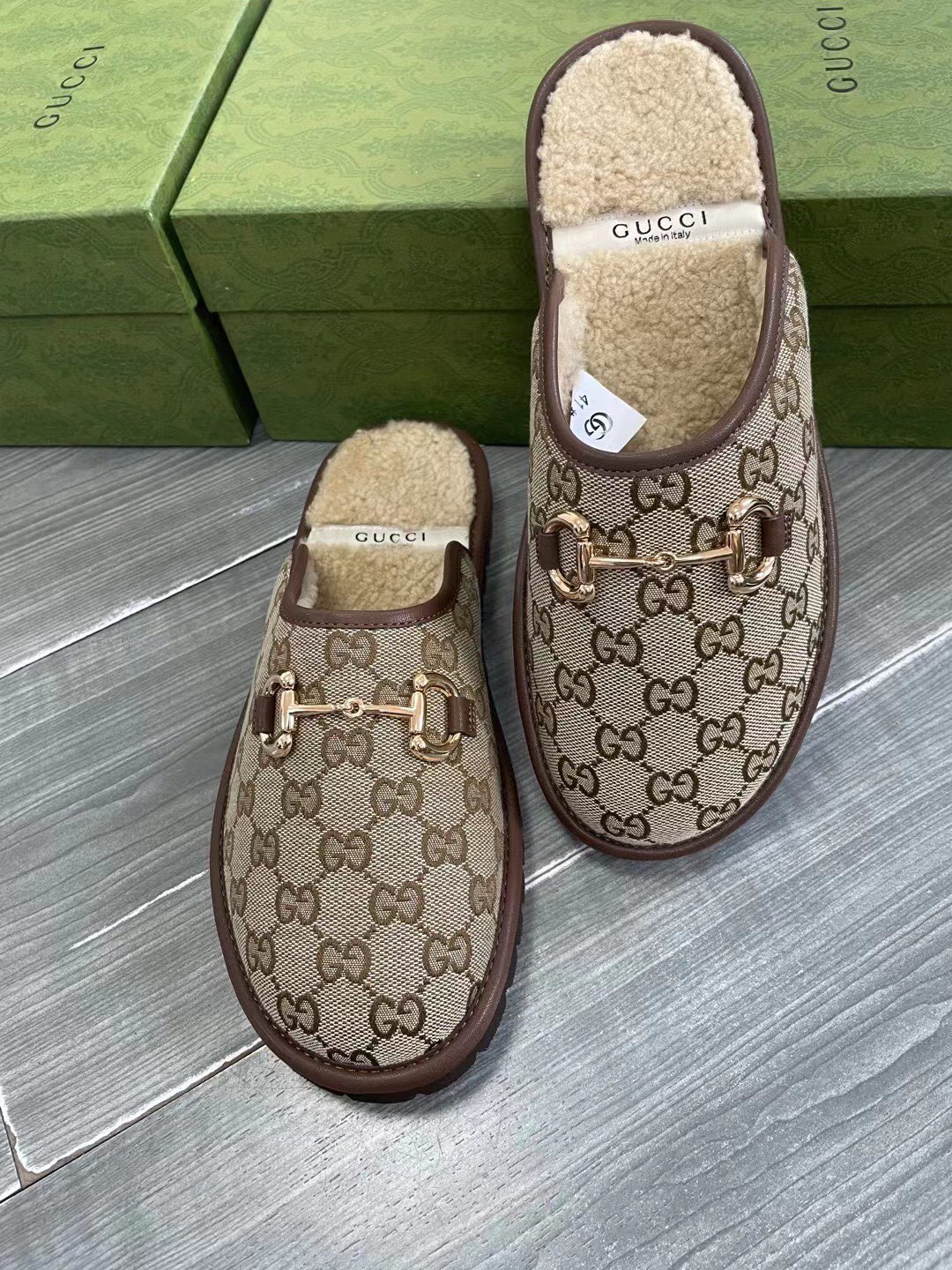 GUCCI グッチ フラットシューズ ワンピース ベージュ 全1色 - 画像 3