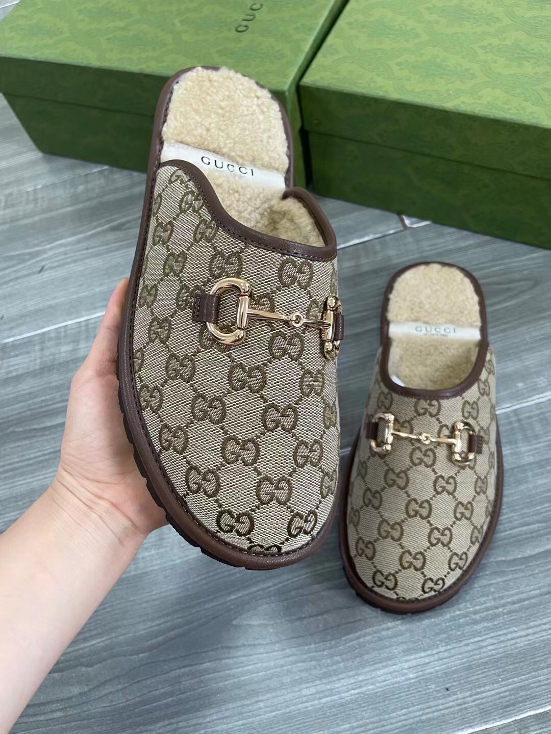 GUCCI グッチ フラットシューズ ワンピース ベージュ 全1色 - 画像 4