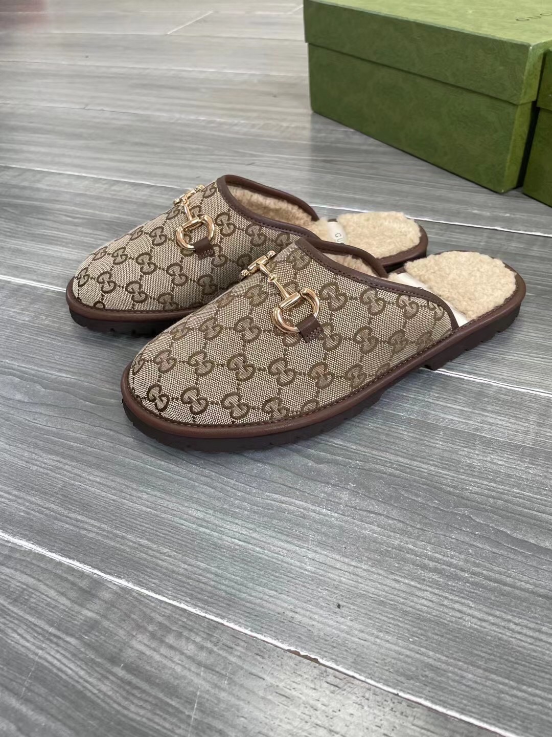 GUCCI グッチ フラットシューズ ワンピース ベージュ 全1色 - 画像 5