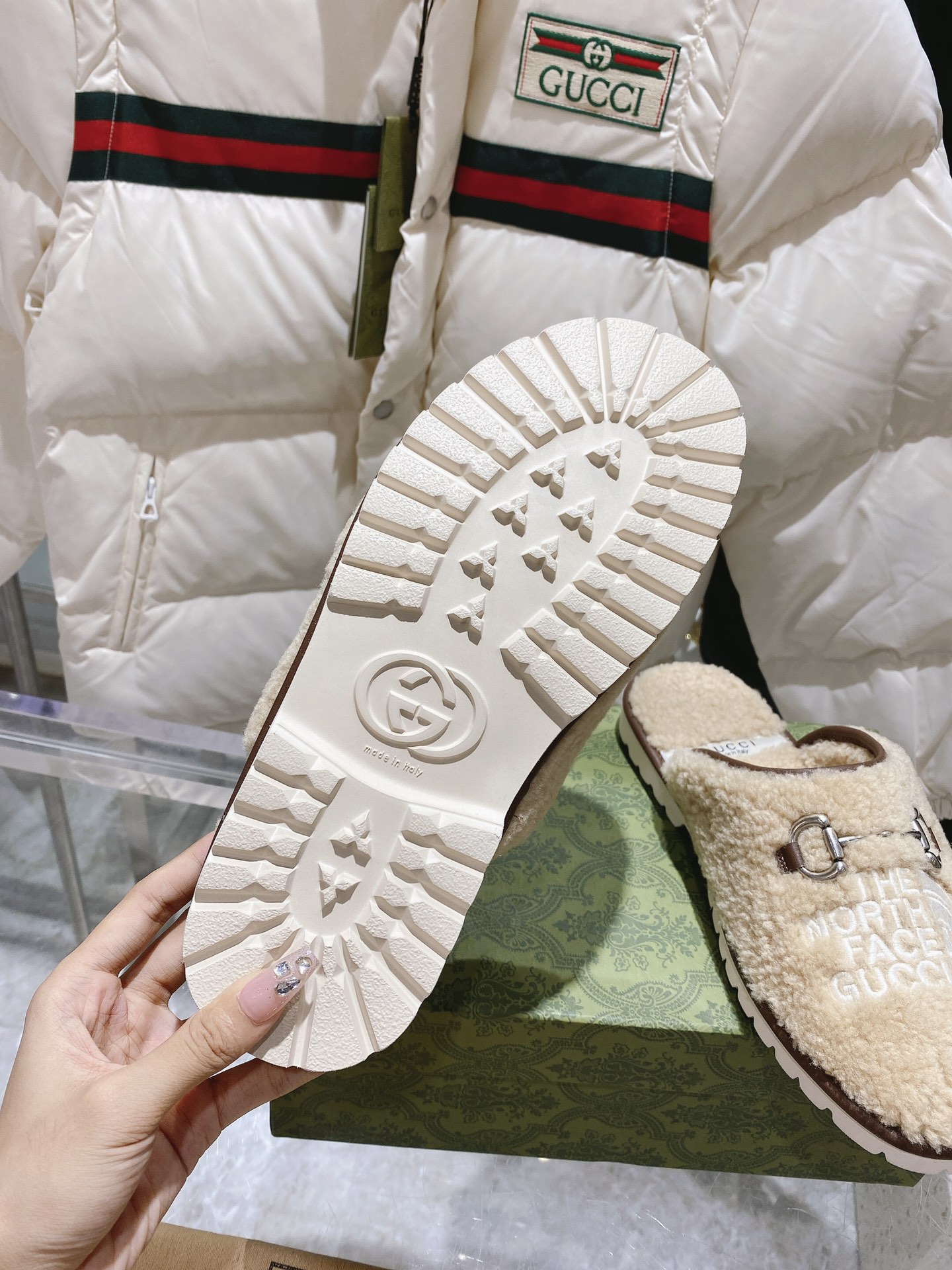 GUCCI グッチ フラットシューズ 本革 ベージュ 全1色 - 画像 9