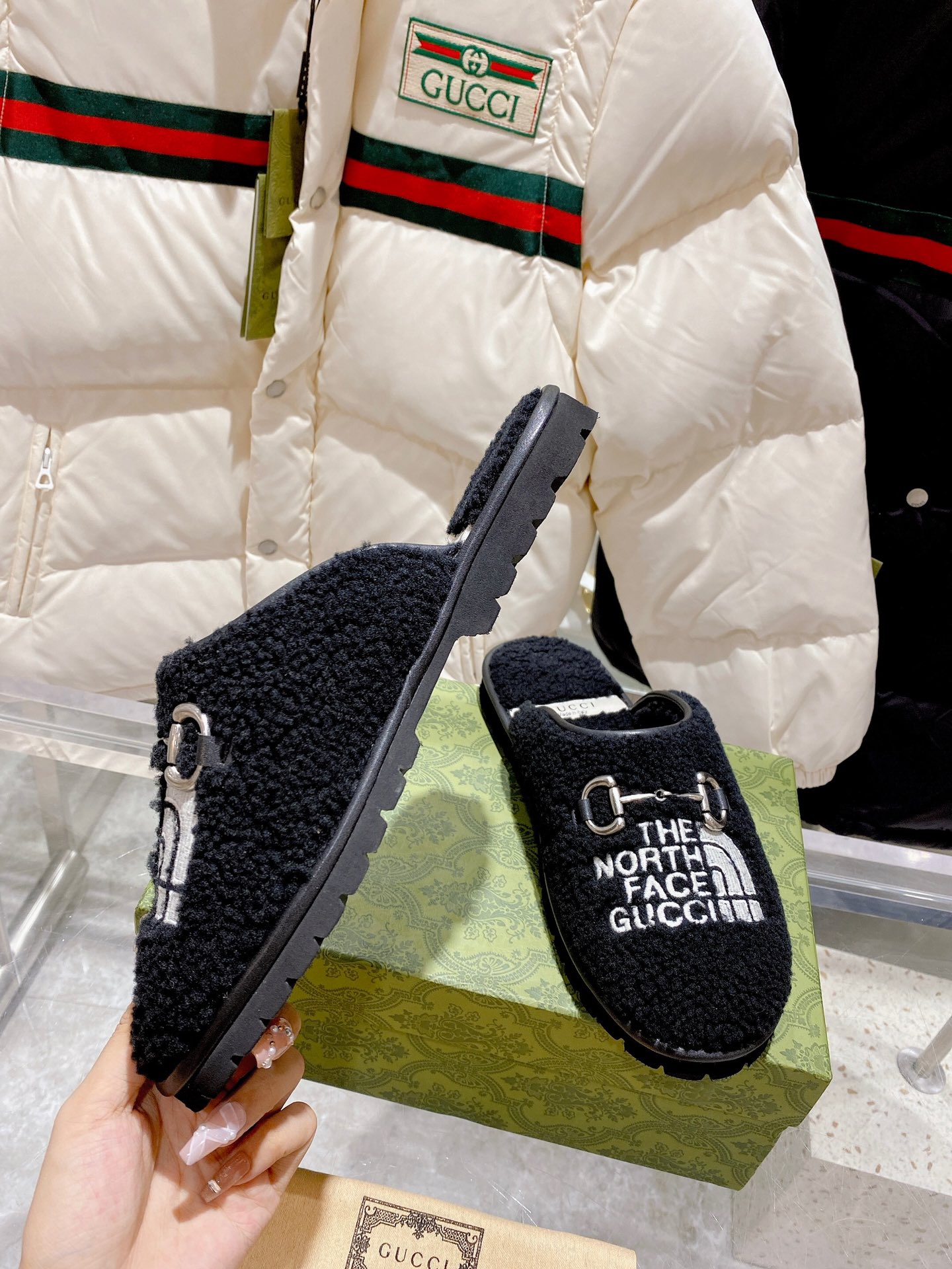 GUCCI グッチ ローファー フェイクスリッパ ブラック - 画像 3