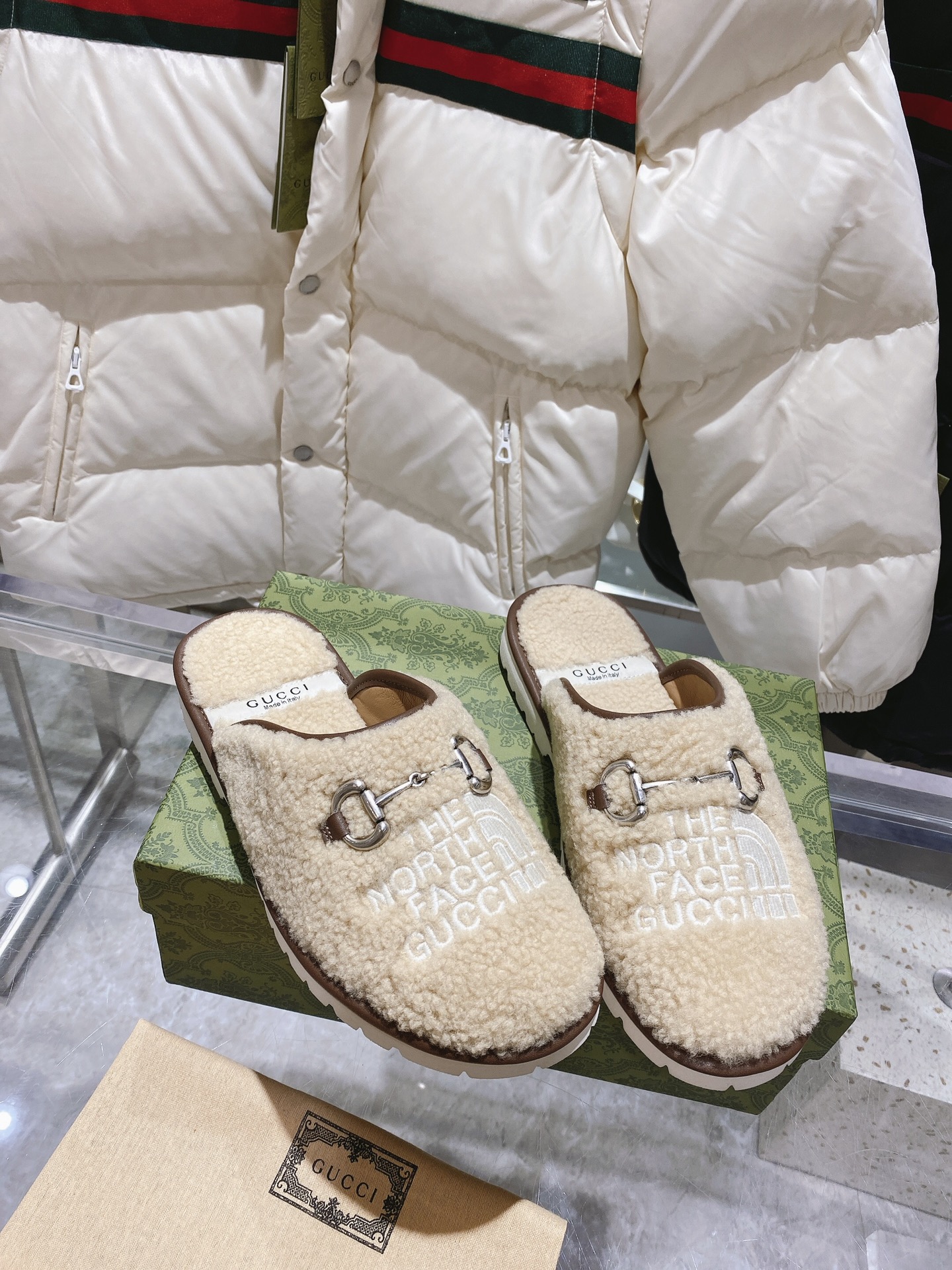 GUCCI グッチ フラットシューズ ブラウン - 画像 5