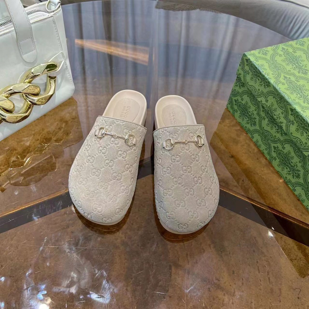 GUCCI グッチ フラットシューズ 本革 軽量 シルク 通勤 全1色