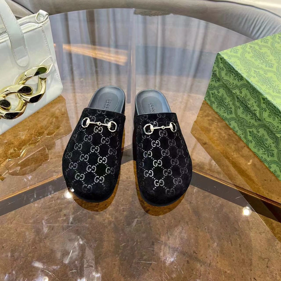 GUCCI グッチ フラットシューズ 本革 通勤 通学 ブラック