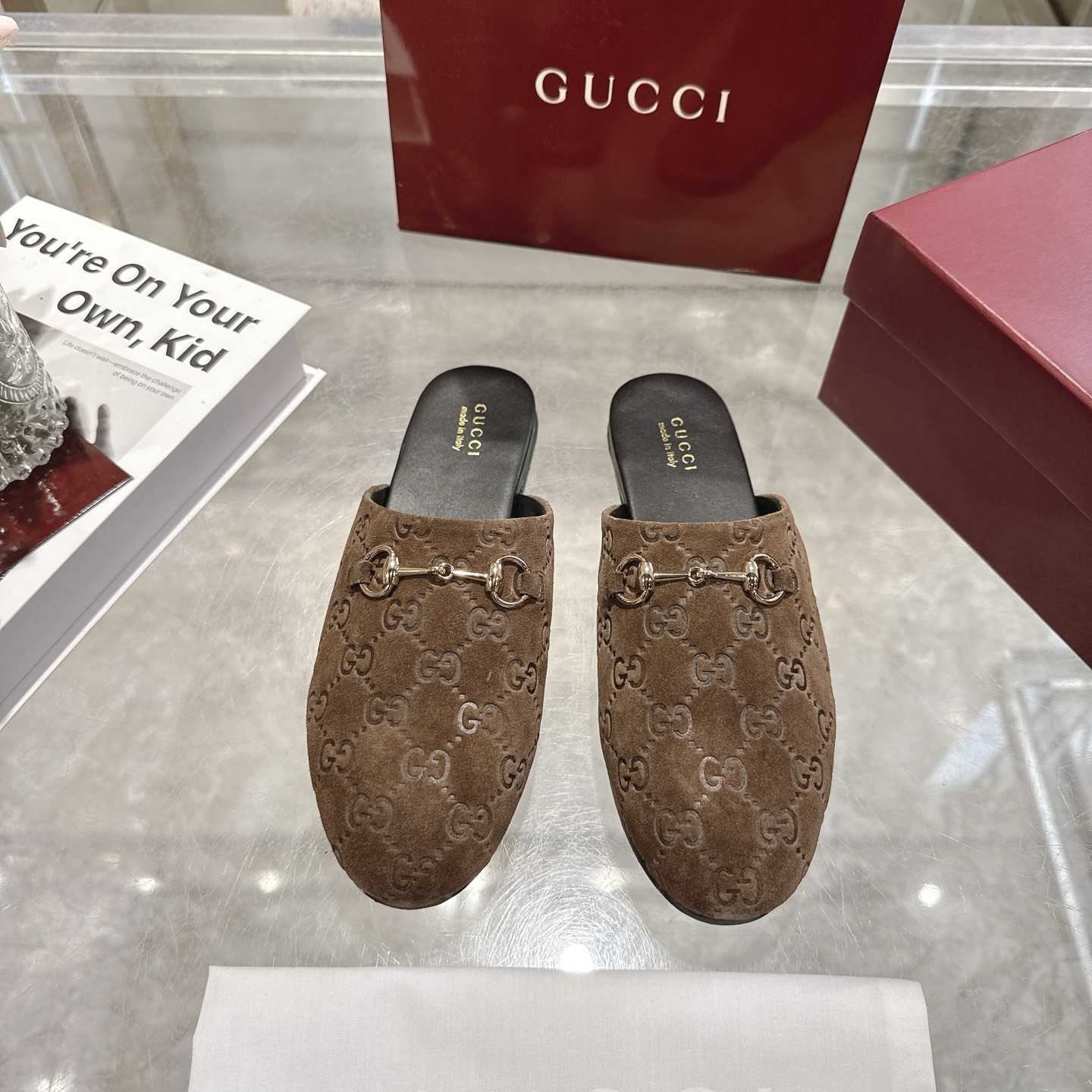 GUCCI グッチ フラットシューズ 本革 通勤 通学 ブラック