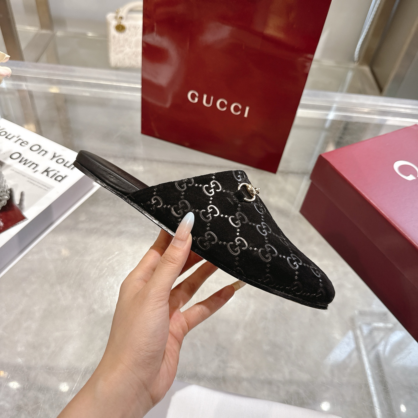 GUCCI グッチ ムートンサンダル ブラック 全1色 - 画像 4