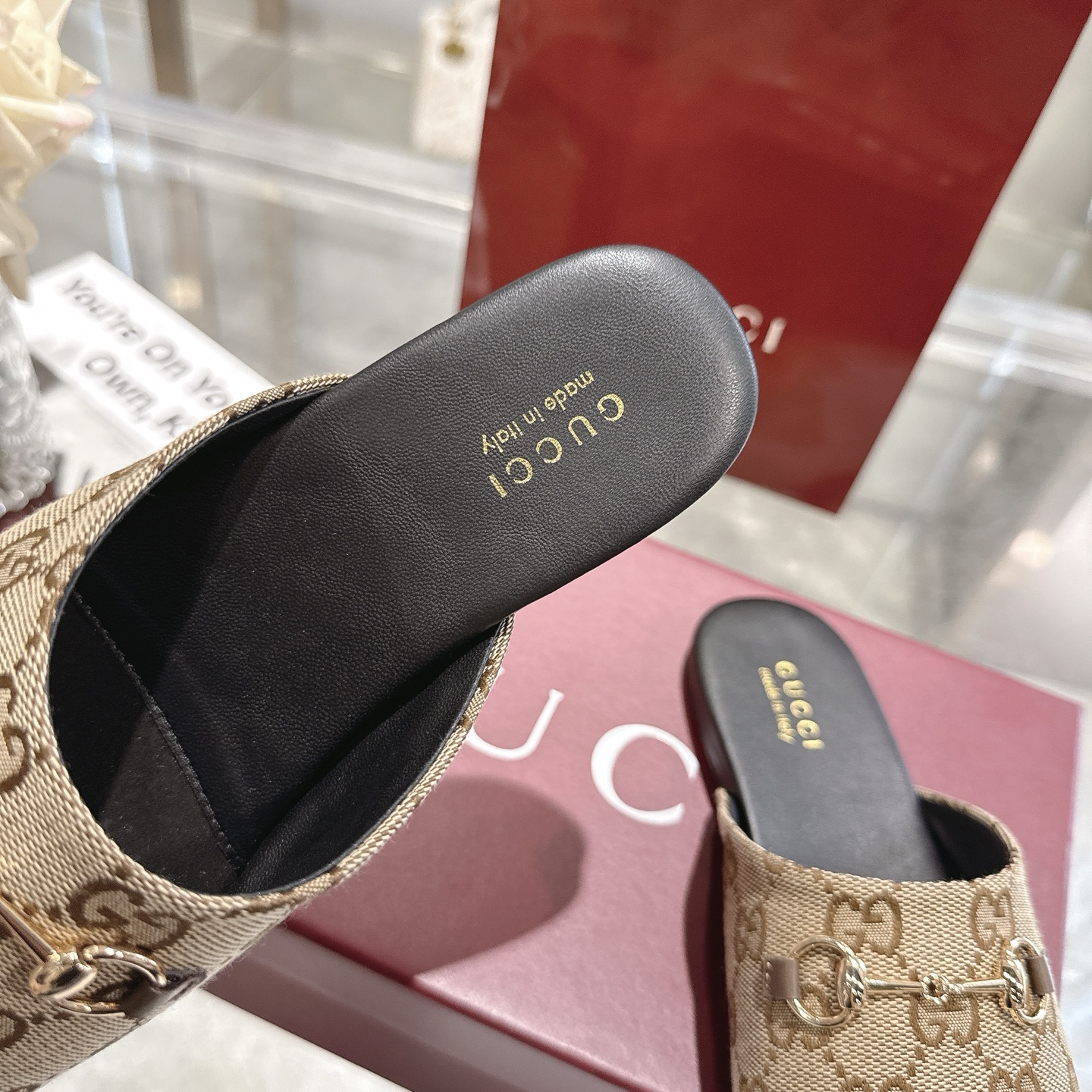 GUCCI グッチ ムートンスリッパ ベージュ 全1色 - 画像 8