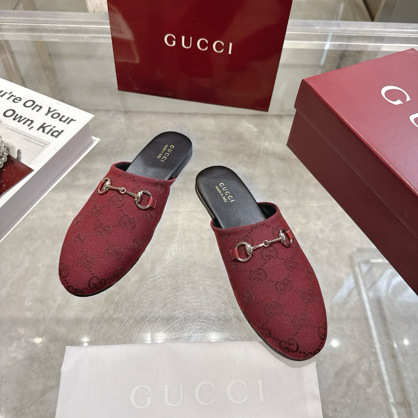 GUCCI グッチ モノグラム ローファー フラットシューズ レディース ブラック 全1色 - 画像 2