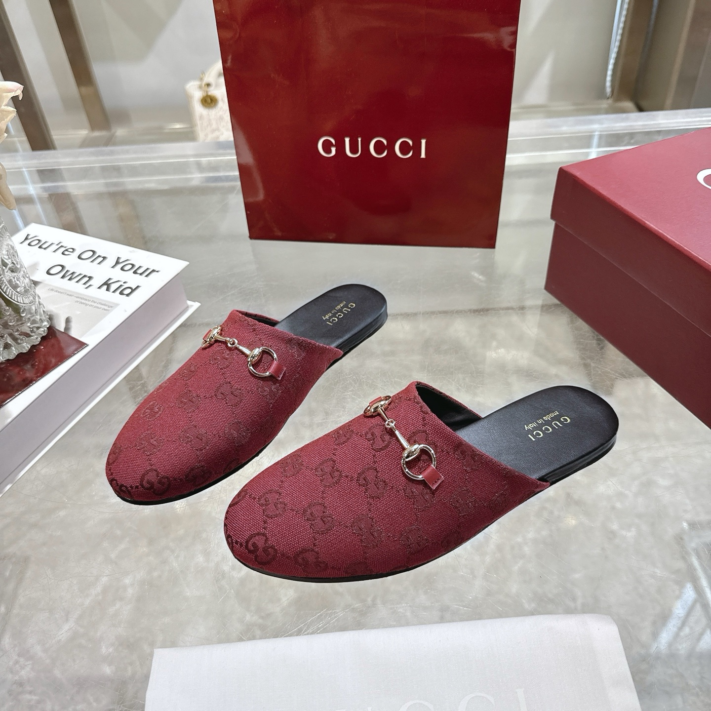GUCCI グッチ モノグラム ローファー フラットシューズ レディース ブラック 全1色 - 画像 3