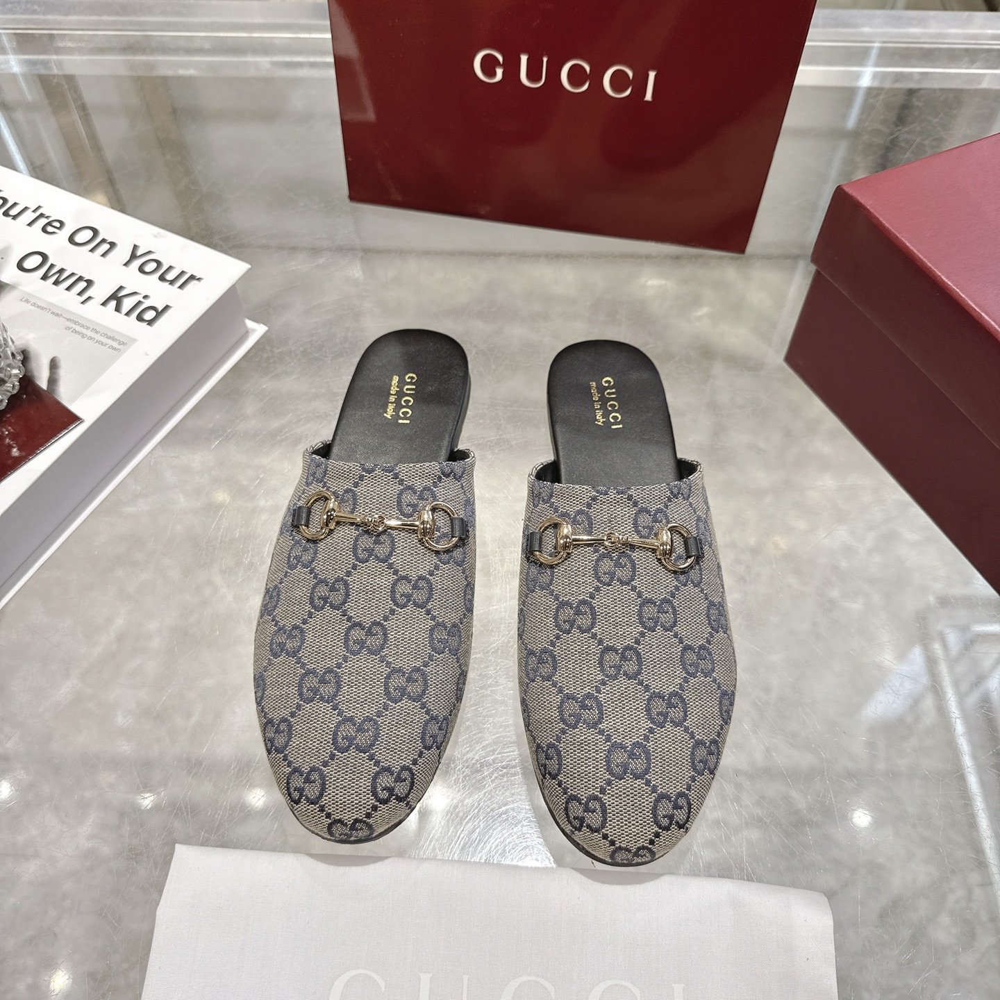 GUCCI グッチ フラットシューズ 本革 軽量 通勤 全1色